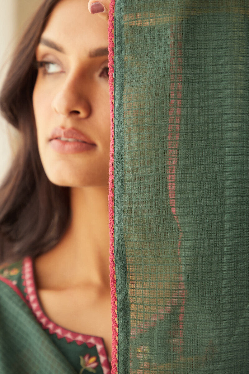 Roza Nusrat Dupatta