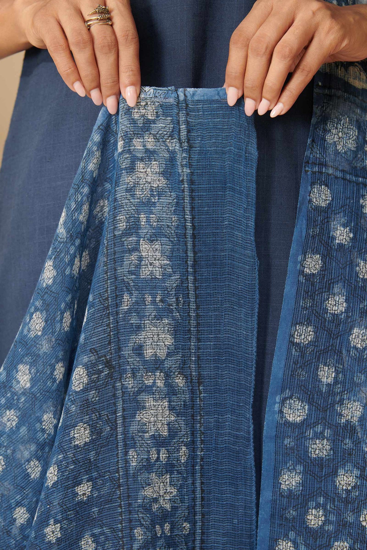 Sehra Nazneen Bagru Dupatta