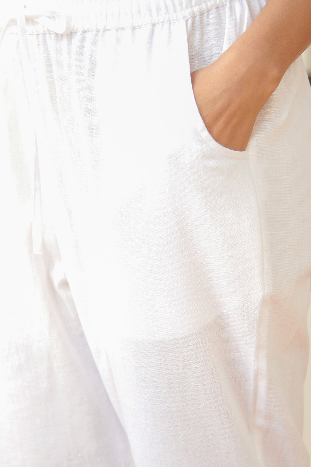 Surplus: Kashida Parisa White Narrow Pants