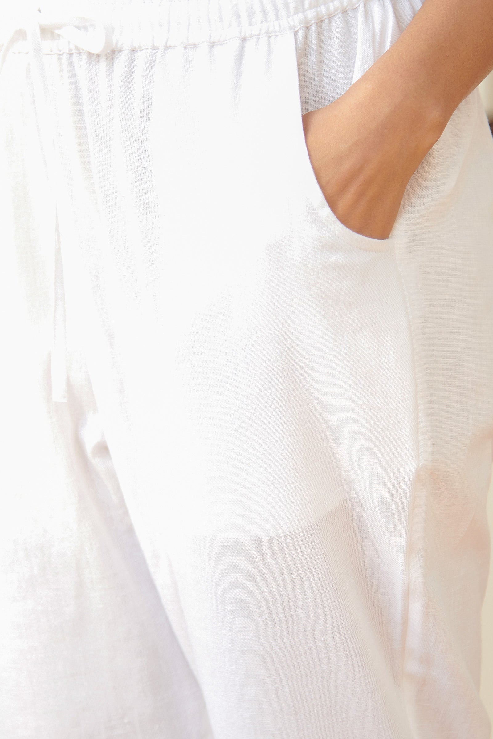 Surplus: Kashida Parisa White Narrow Pants