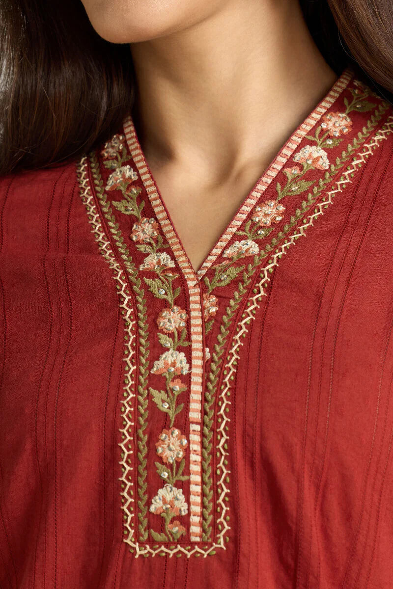 Surplus: Mehraab Farheen Kurta