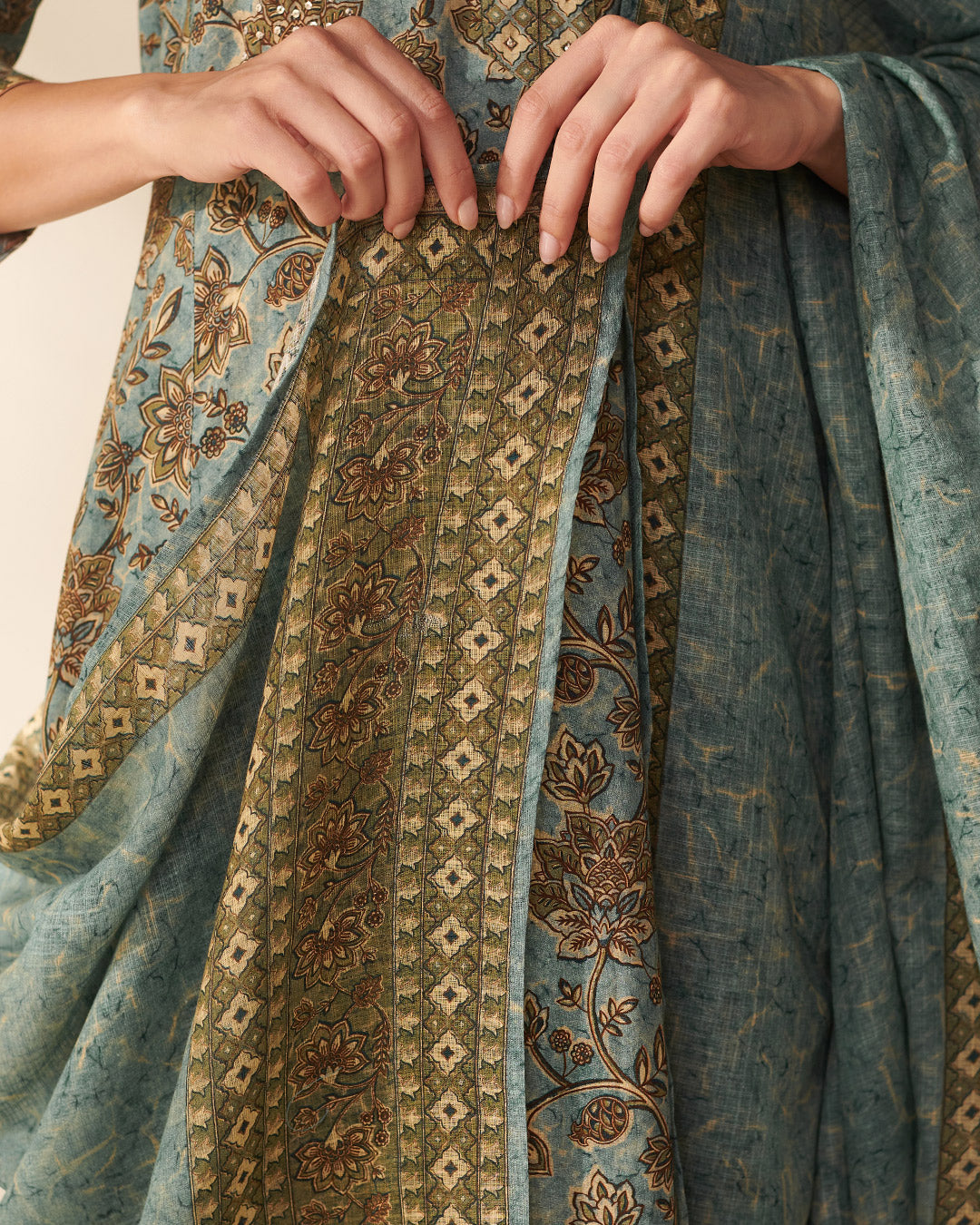 Rangrez Nasmina Blue Dupatta