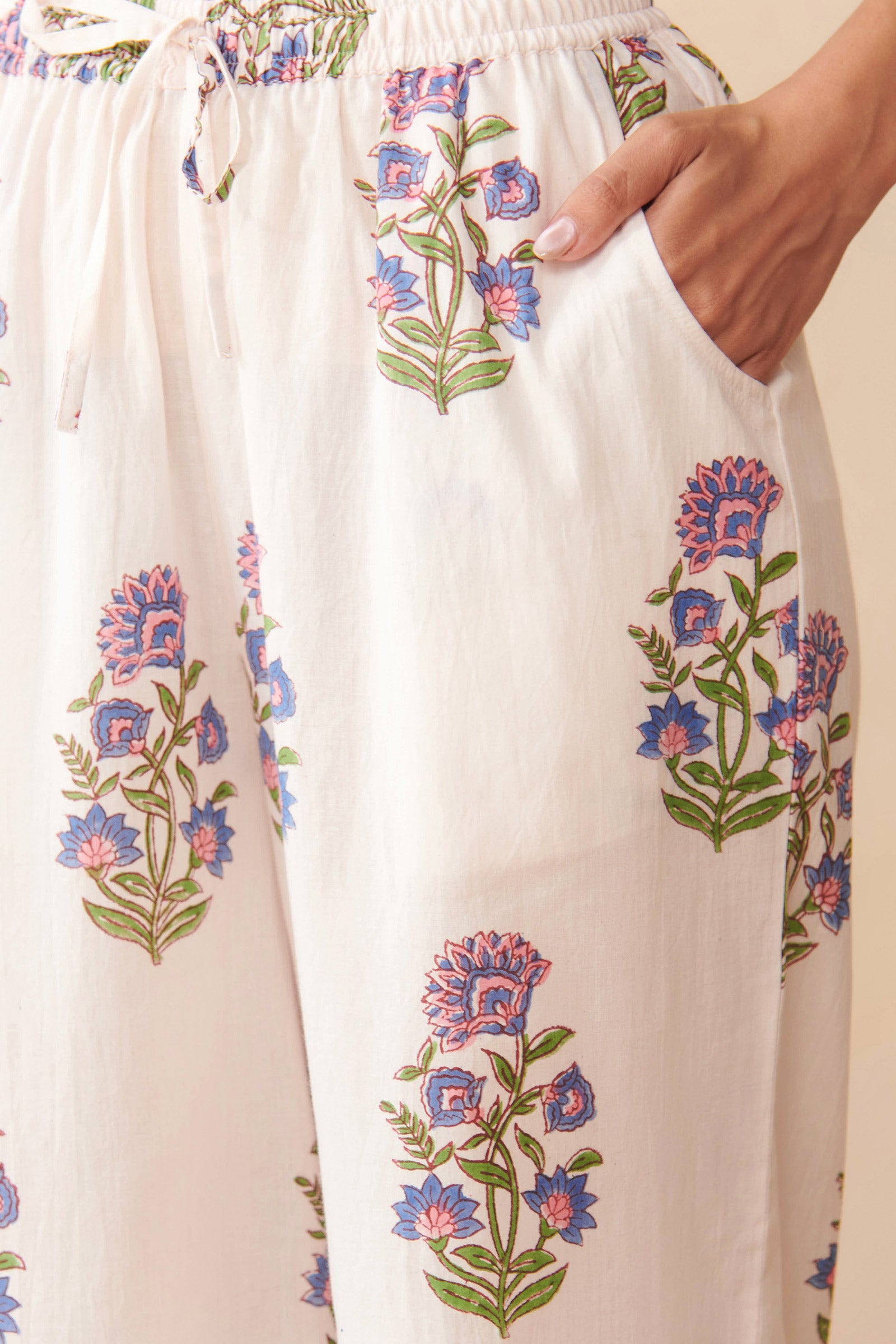 Gulbarg Zeinab Sanganeri Farsi
