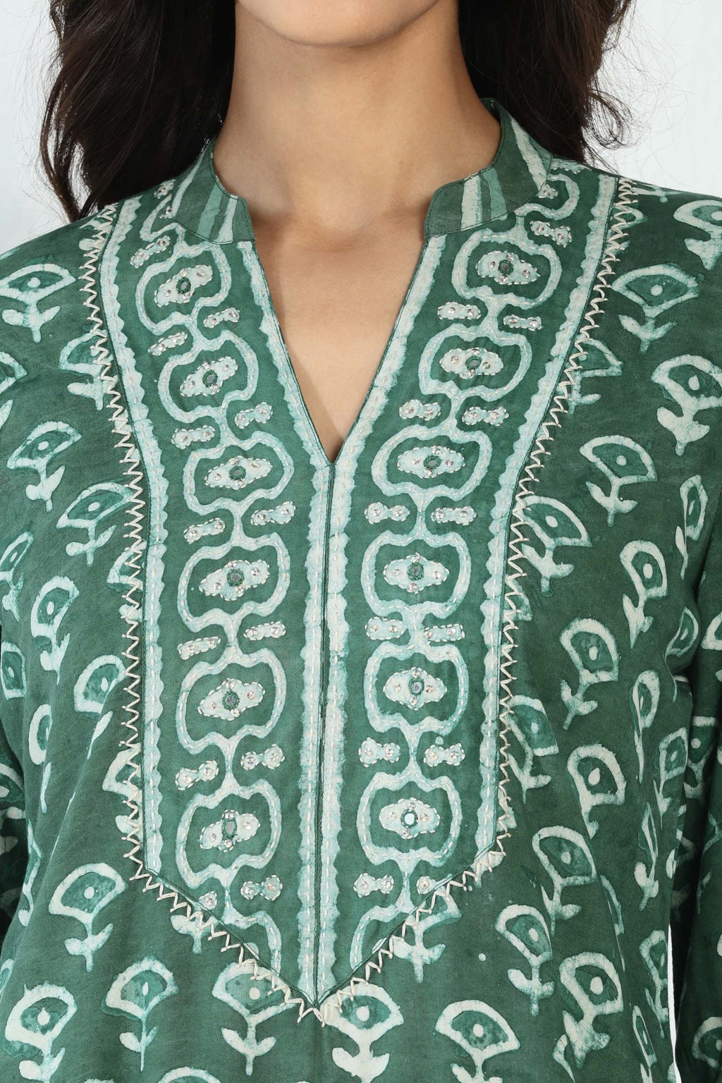 Sehra Raahat Dabu Kurta