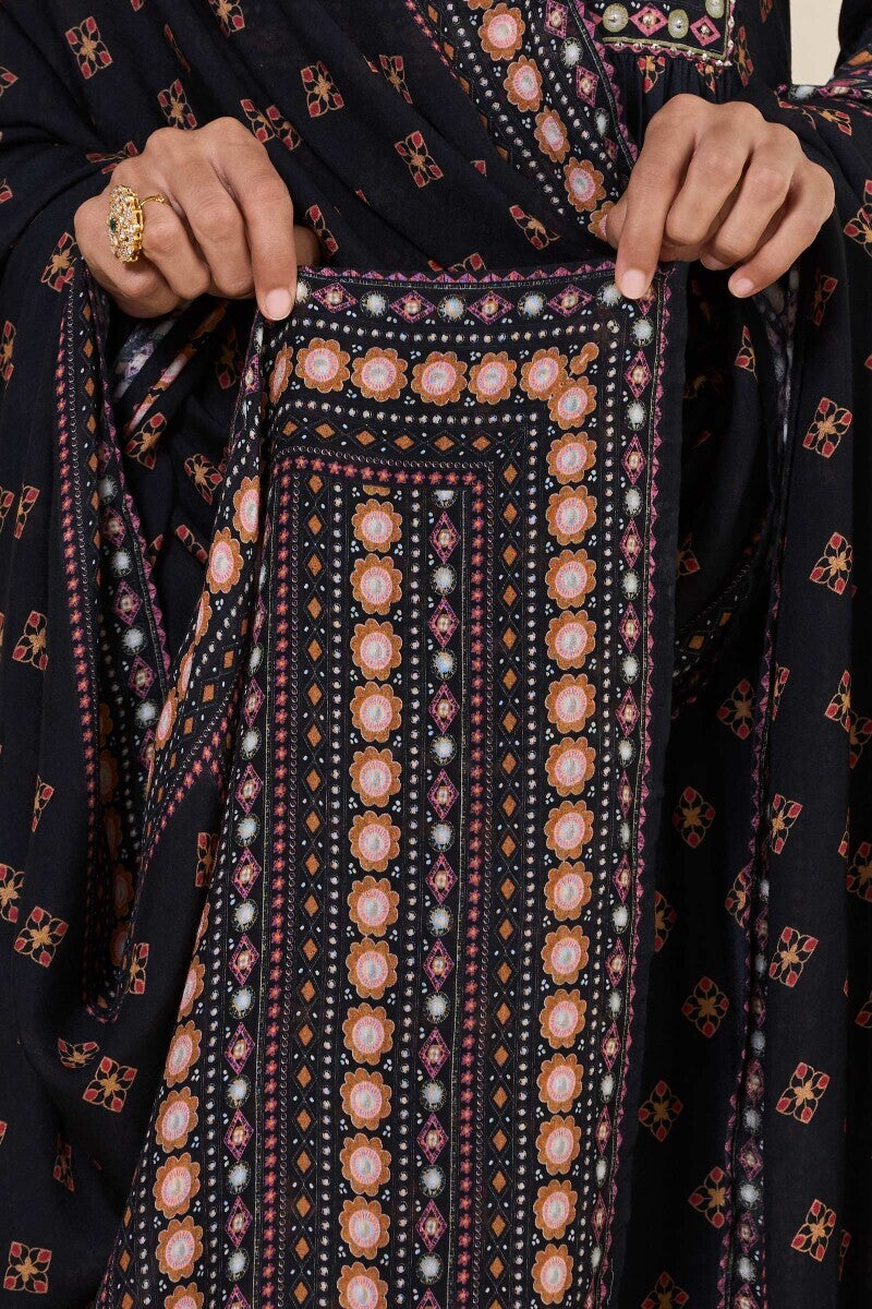 Mehrunissa Saira Dupatta