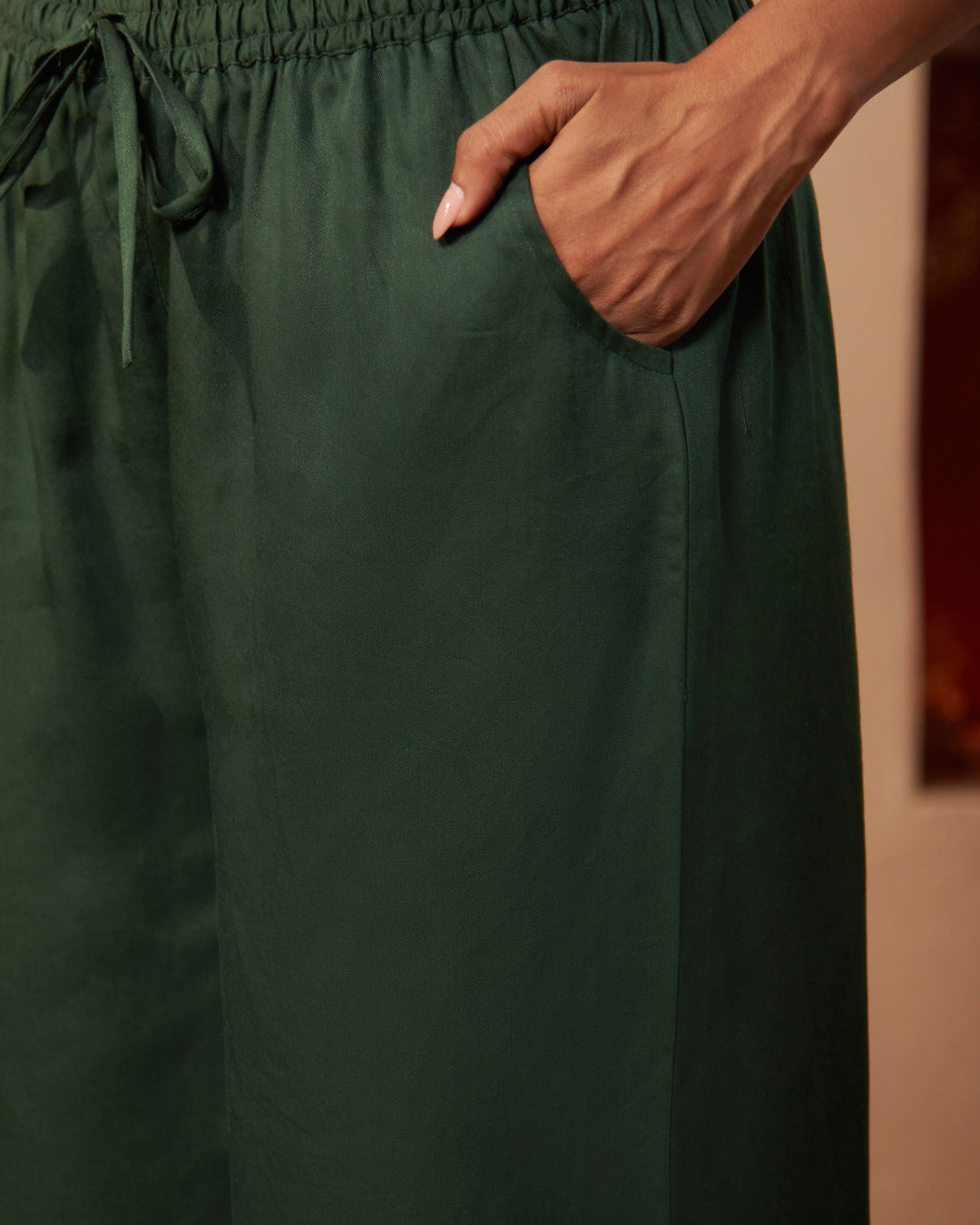 Roshanara Zareen Ajrak Farsi