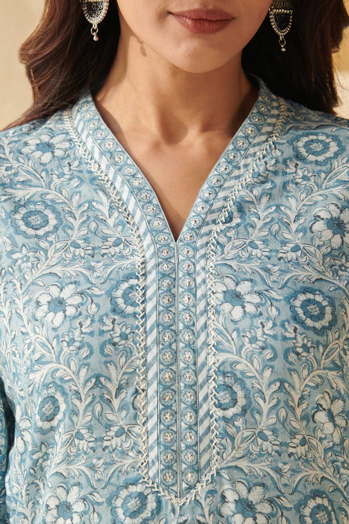 Neelofar Alaya Kurta