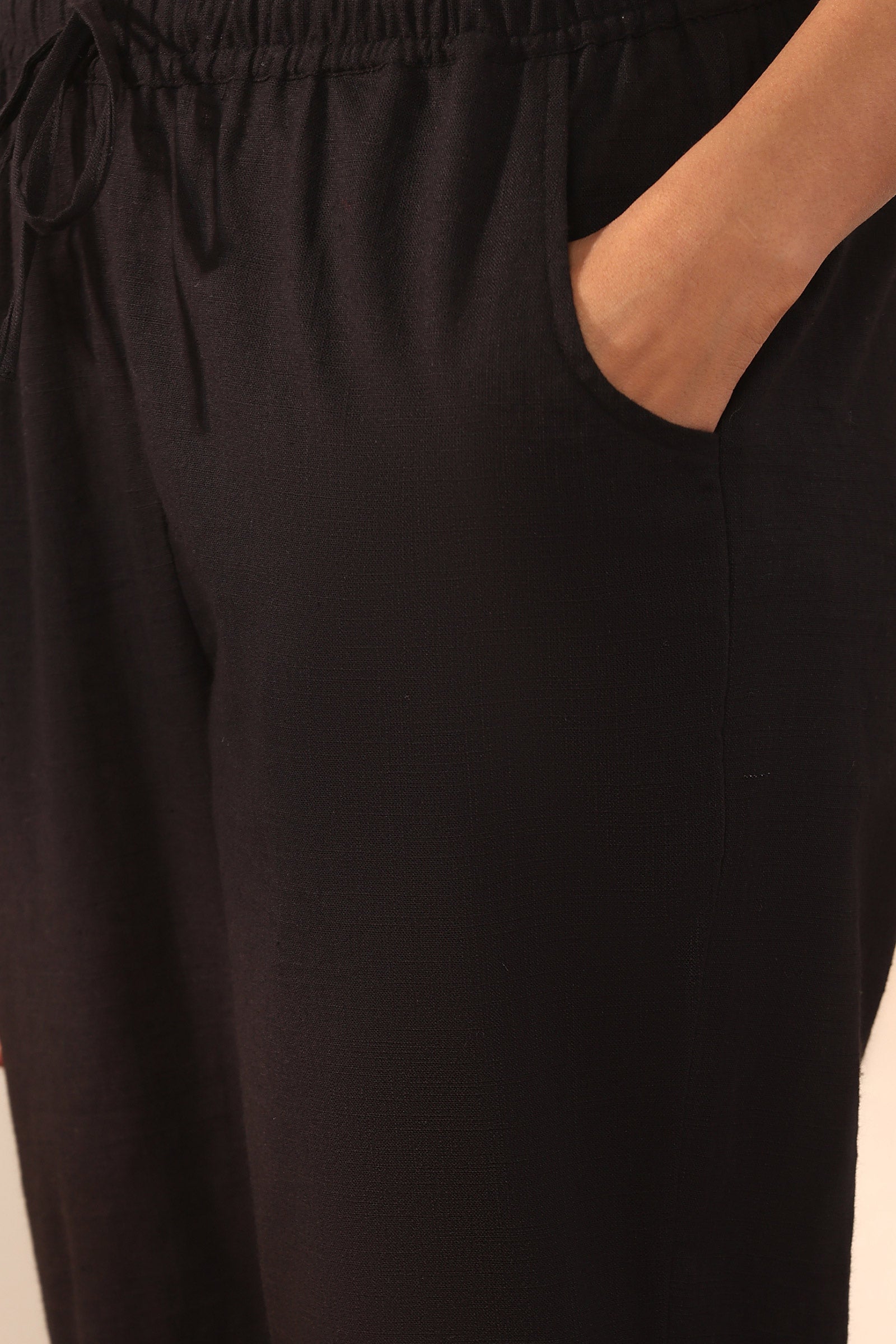 Mehraab Nahiza Black Narrow Pants