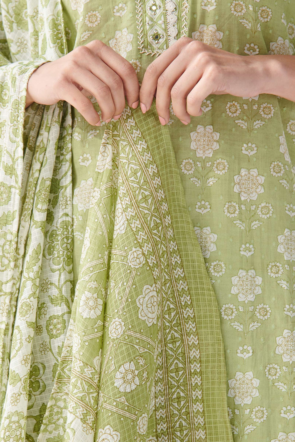 Gulbahar Mehreen Sanganeri Dupatta