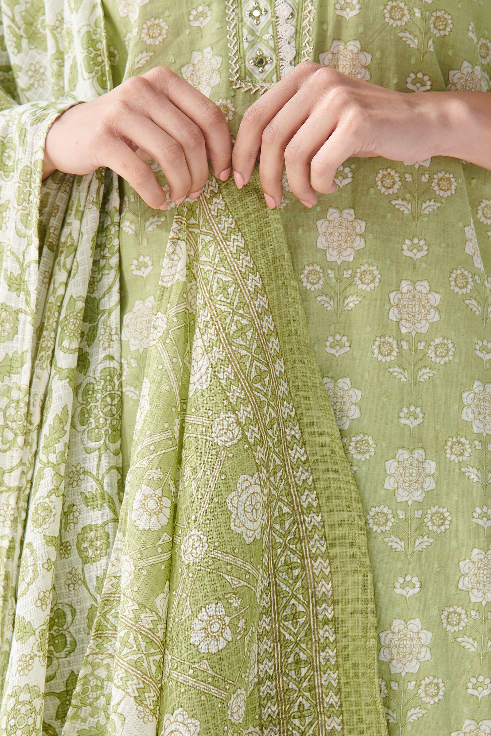 Gulbahar Mehreen Sanganeri Dupatta