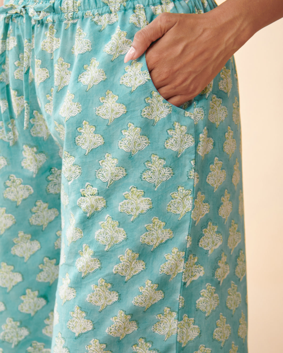 Gulbarg Tahira Sanganeri Farsi