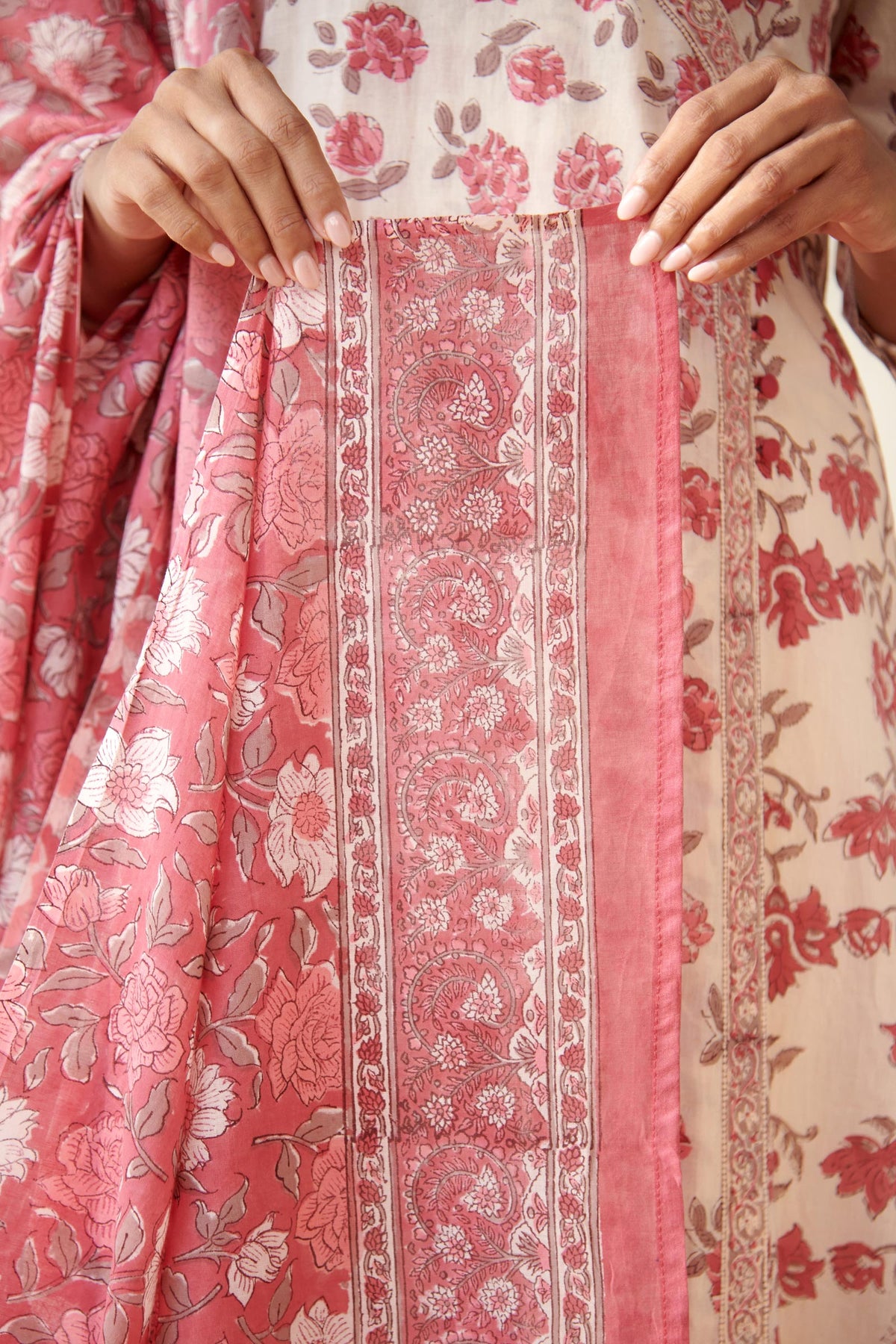 Gulbarg Farnaz Sanganeri Dupatta