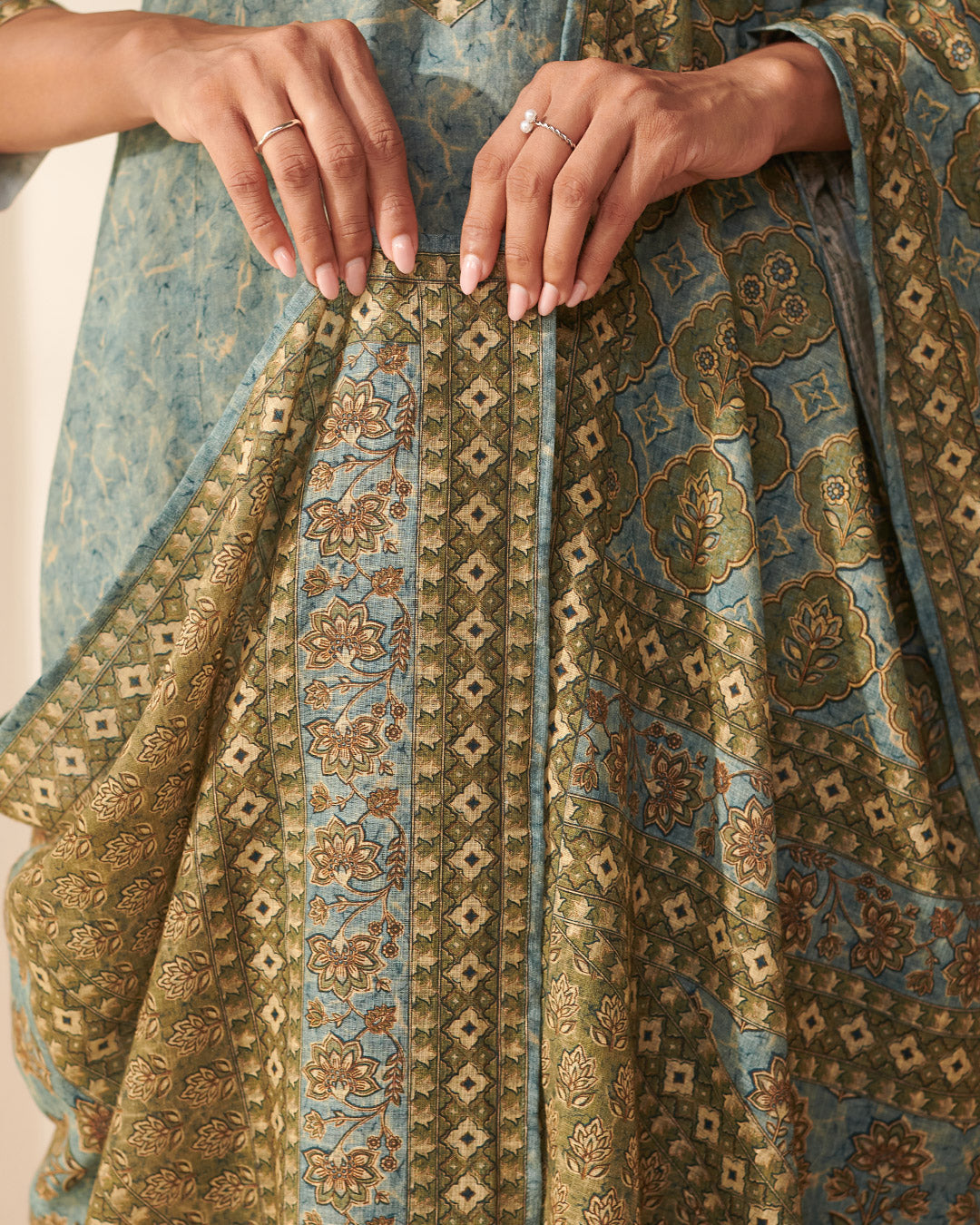 Rangrez Aafiya Blue Dupatta