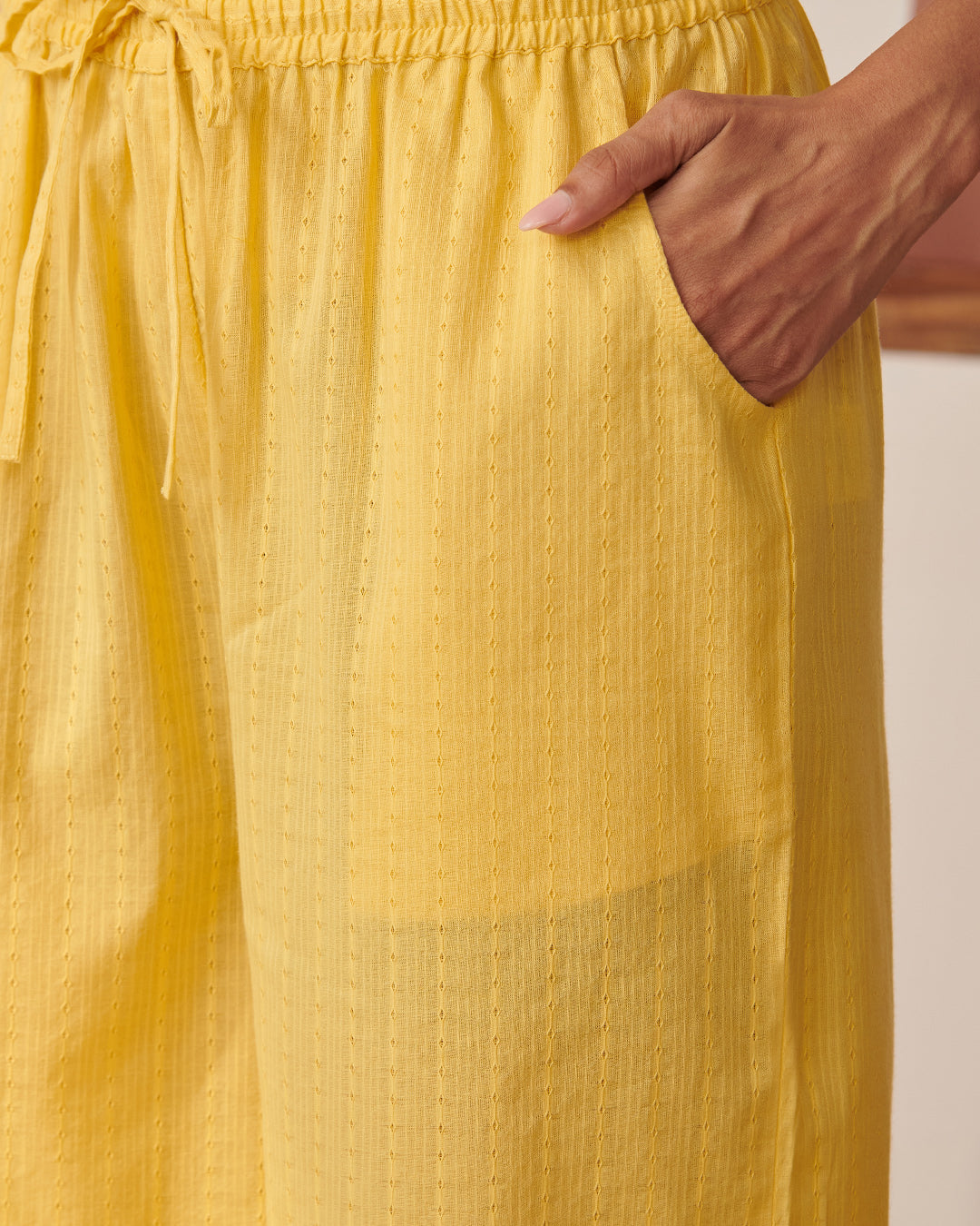 Roza Darya Daffodil Yellow Farsi