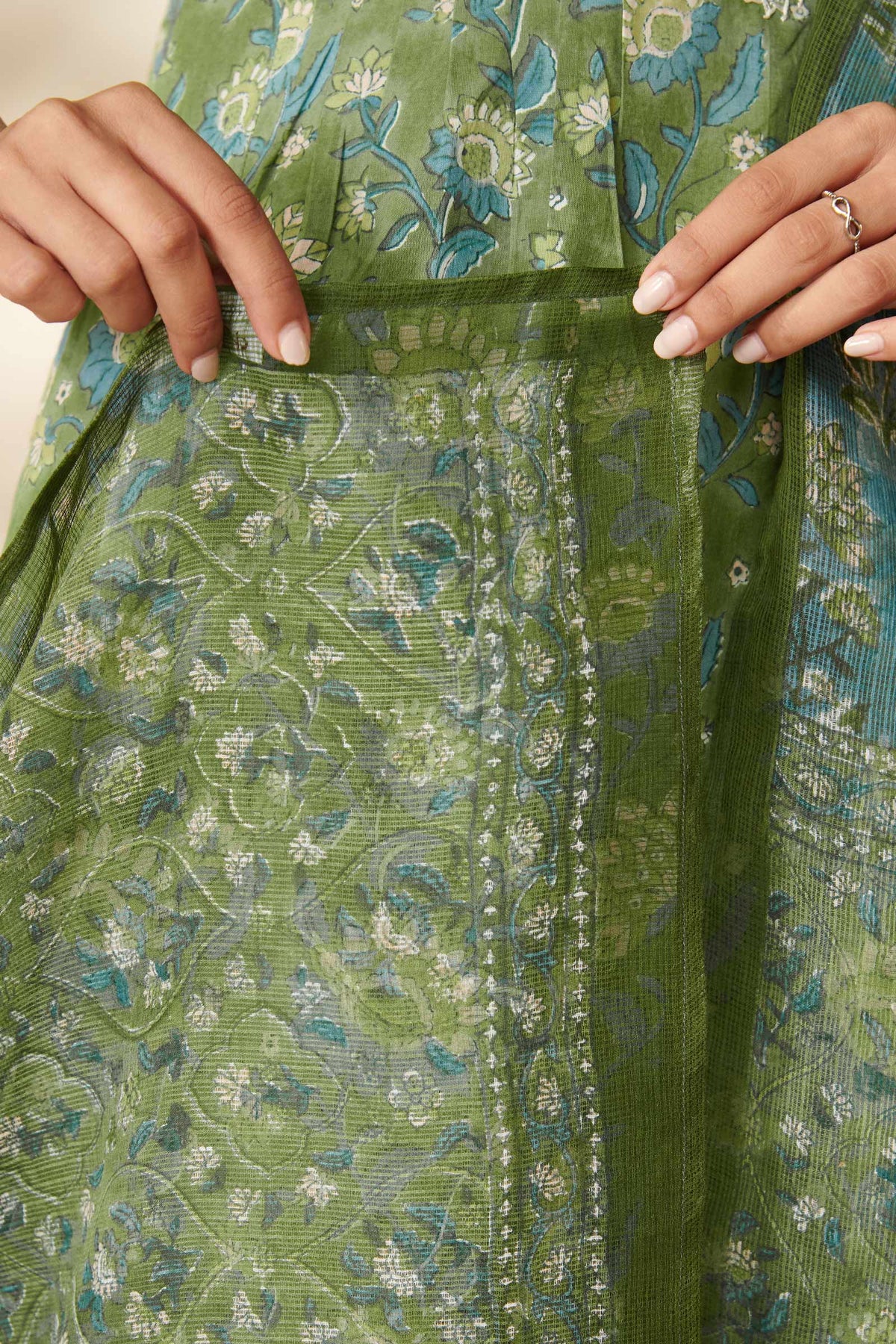 Gulbarg Aleena Sanganeri Dupatta