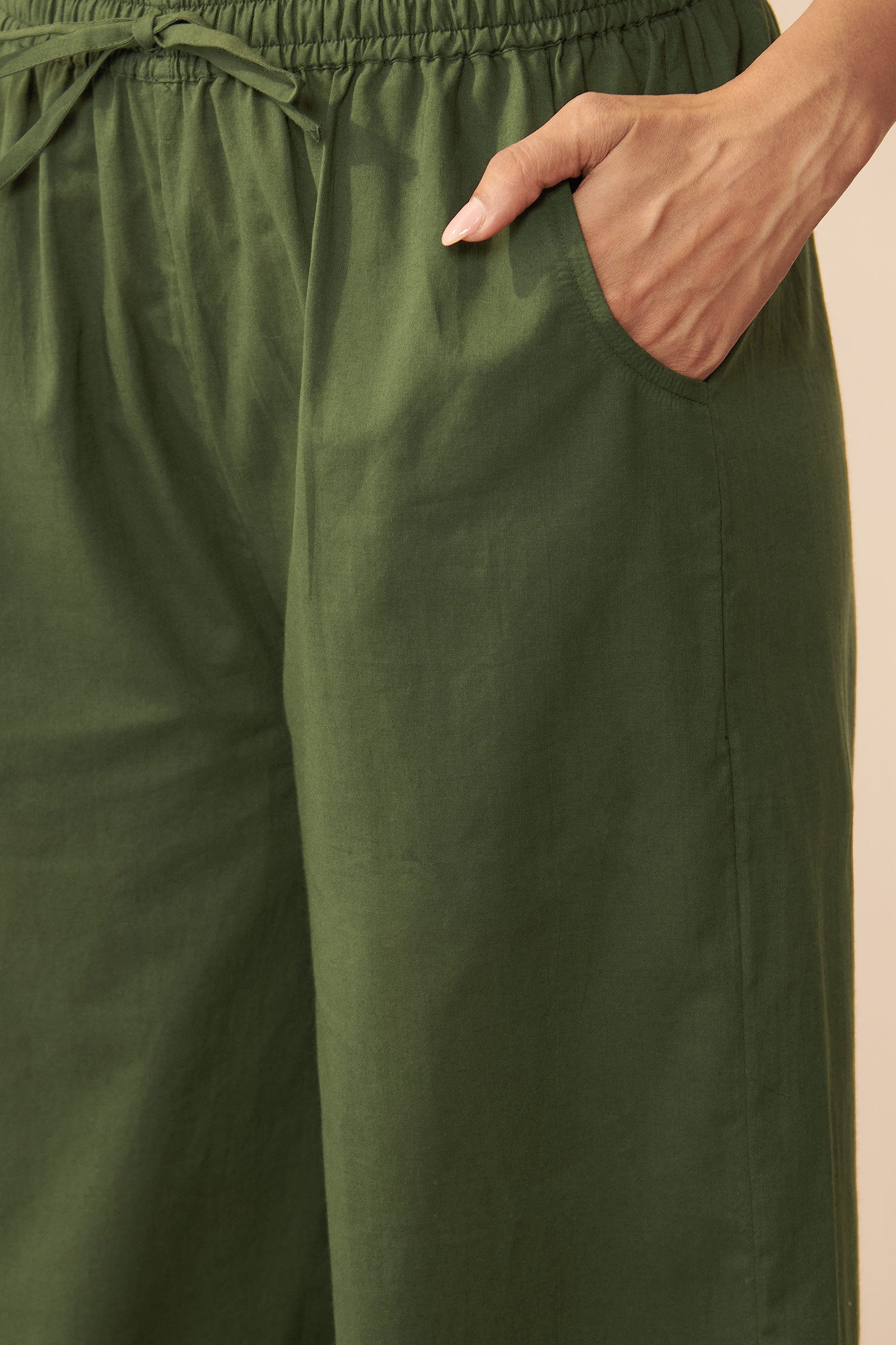 Surplus: Roza Forest Green Farsi