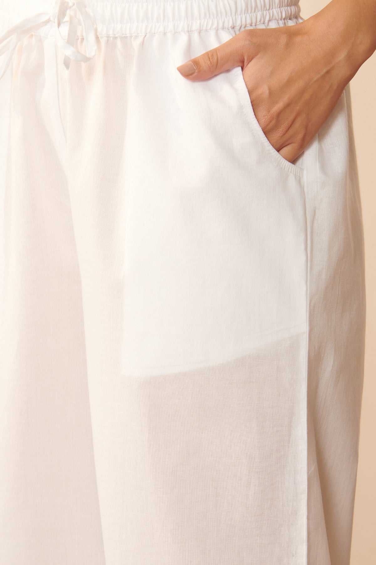 Roza Kainaat White Farsi