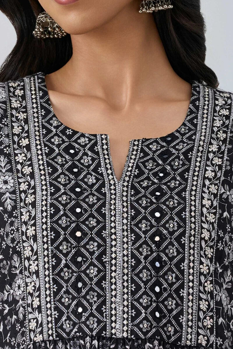 Surplus: Mumtaz Rehmat Kurta