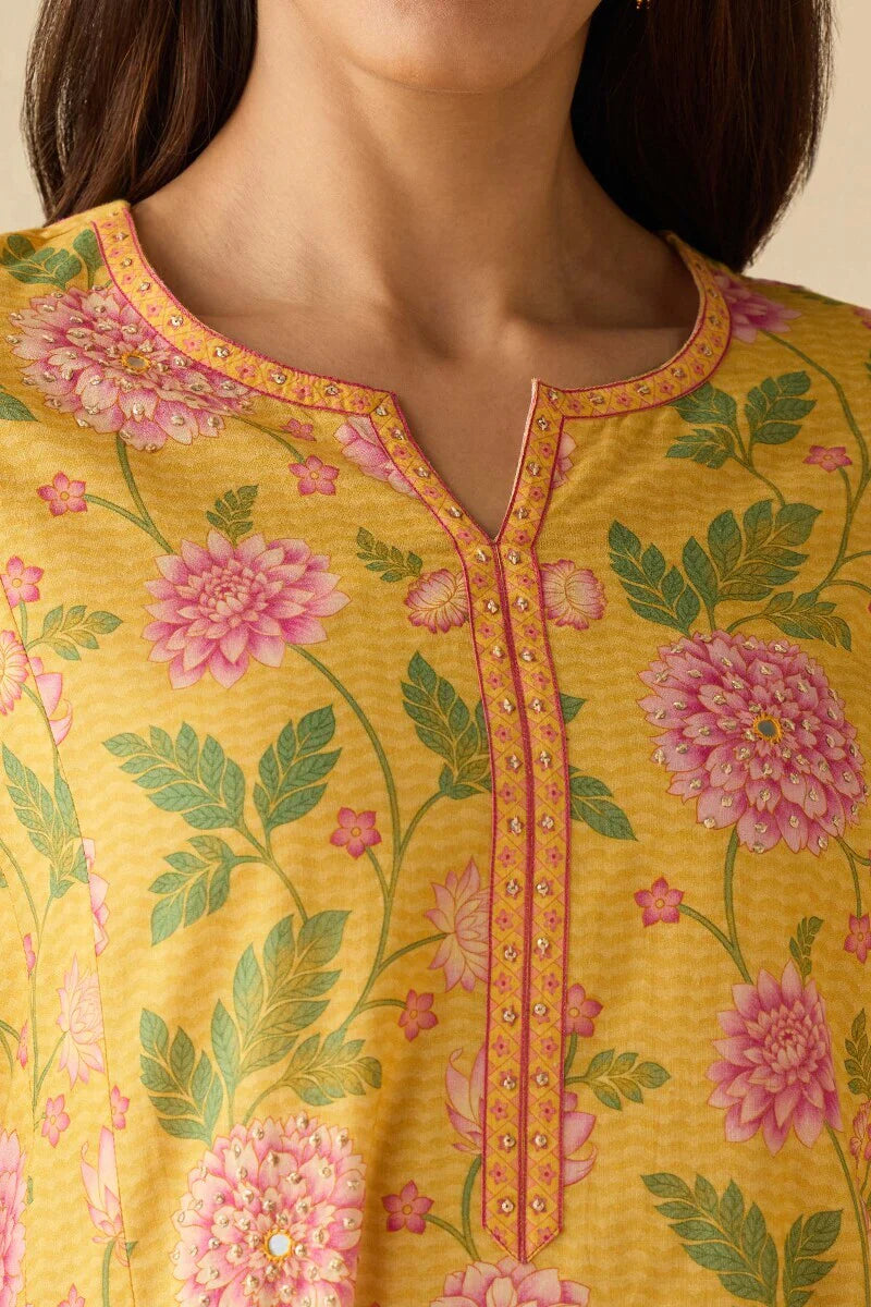 Surplus: Meher Saima Kurta