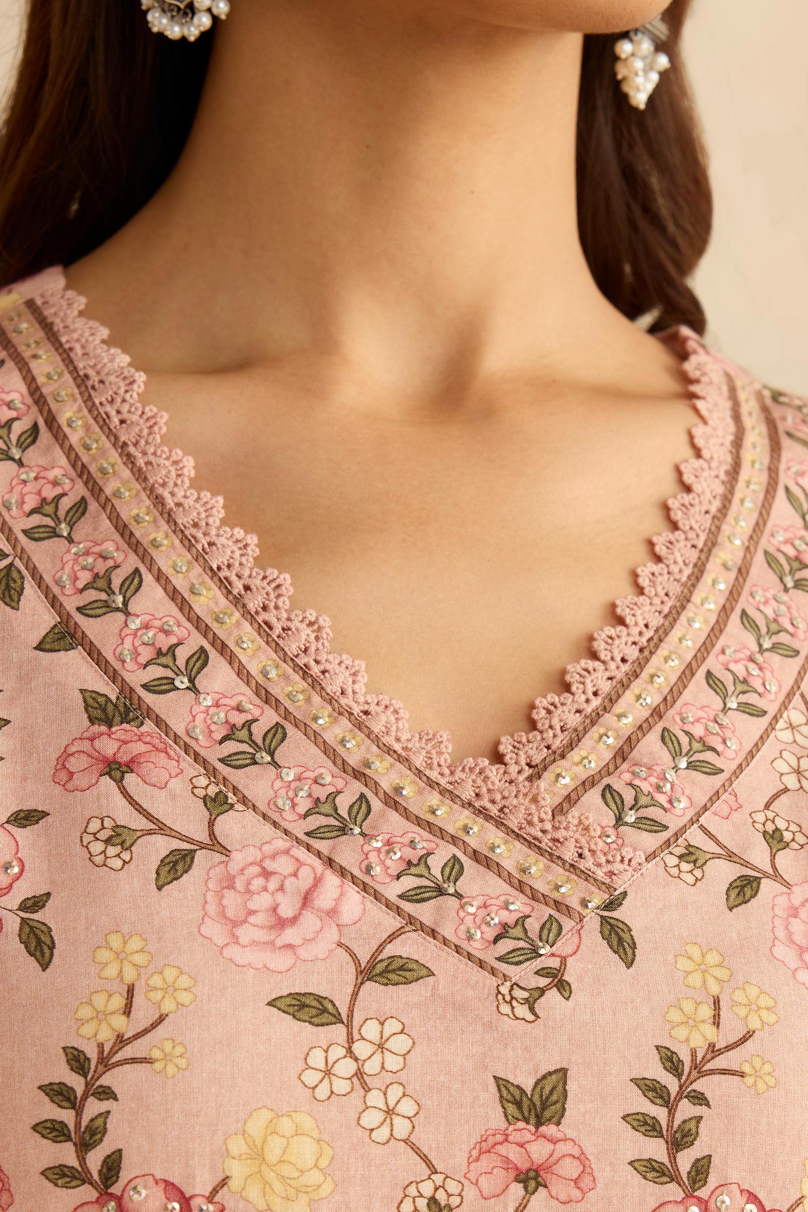 Gulraiz Gulbahar Kurta