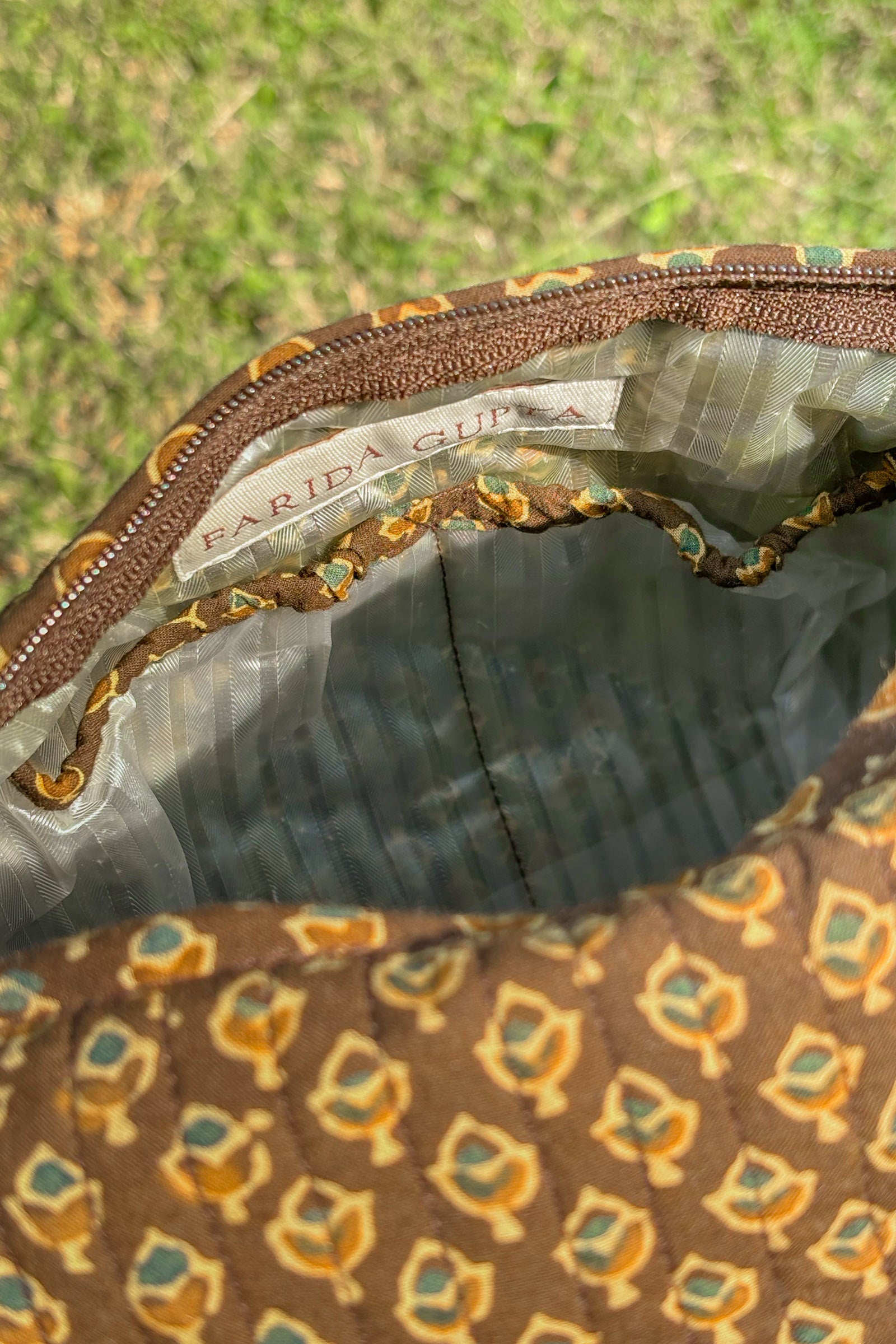 Roza Zairah Vanity Pouch