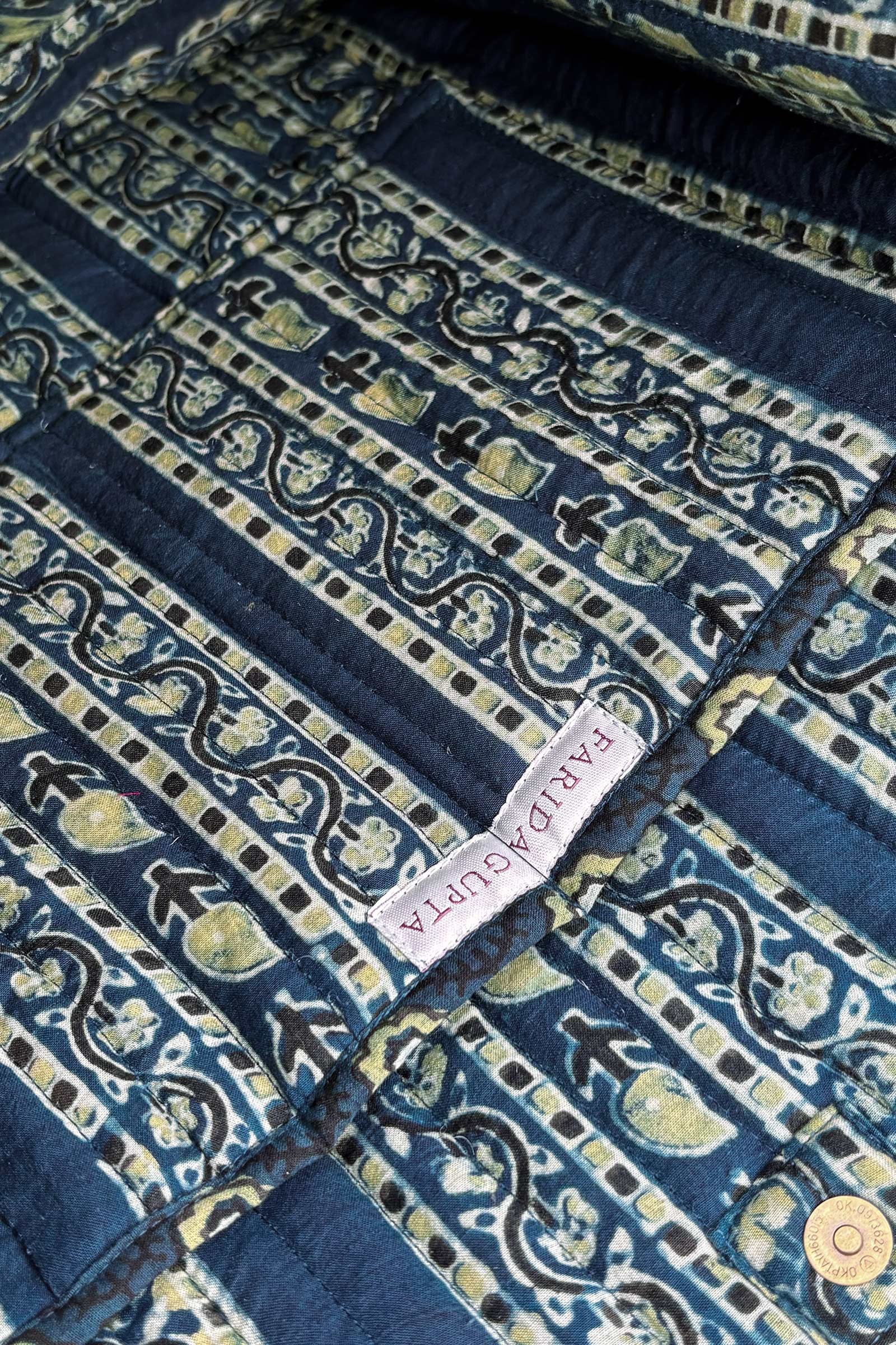 Roza Sabeen Tote Bag