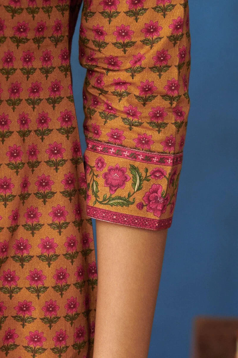 Surplus: Mahnoor Ameera Kurta