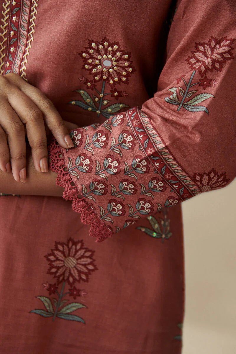 Surplus: Mahnoor Rabia Kurta
