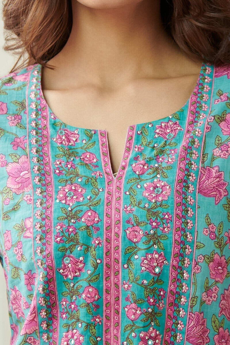 Mehreen Nazneen Kurta