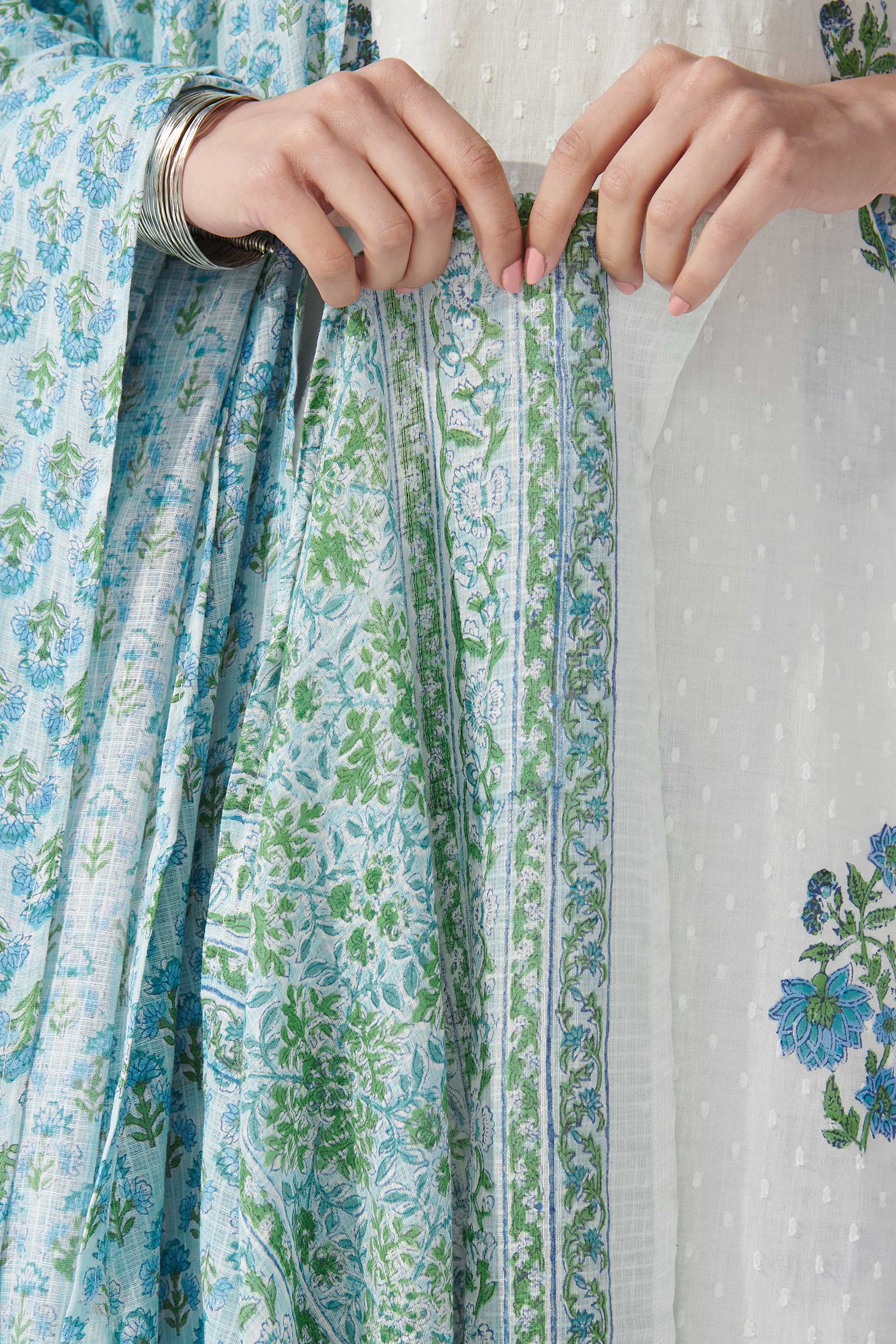 Gulbahar Roohi Sanganeri Dupatta