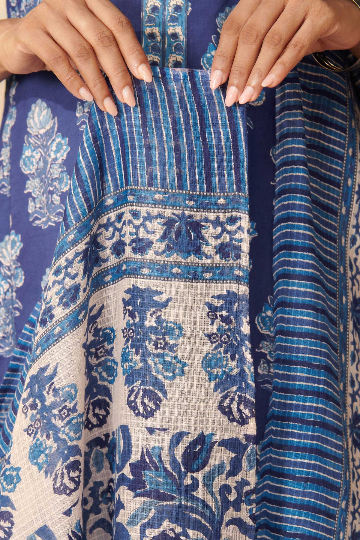 Surplus: Neelofar Azah Sanganeri Dupatta