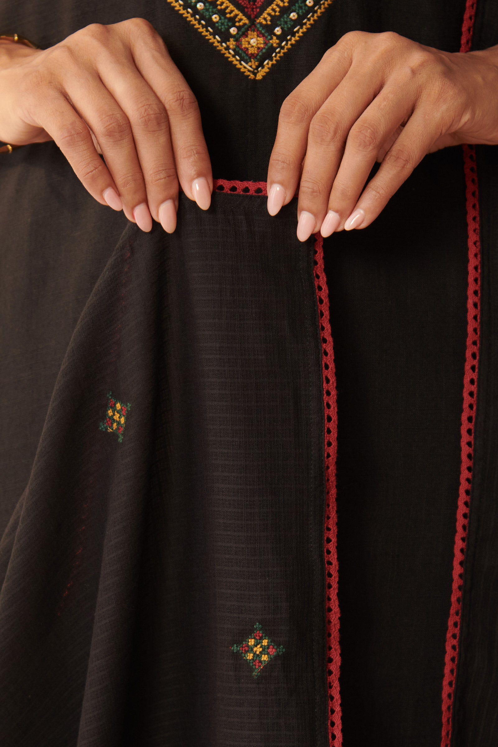 Mehraab Nahiza Black Dupatta