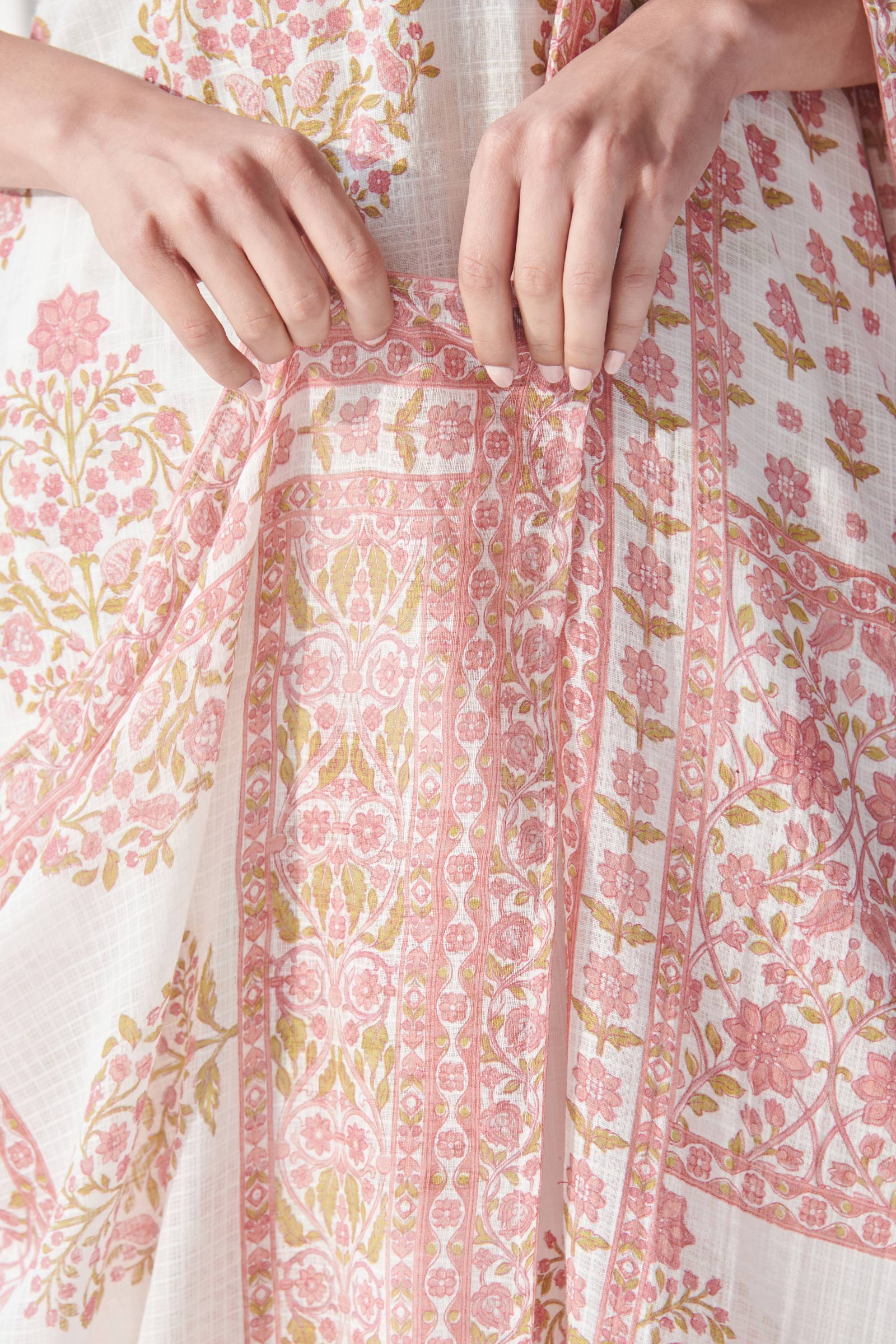 Gulbahar Tira Dupatta