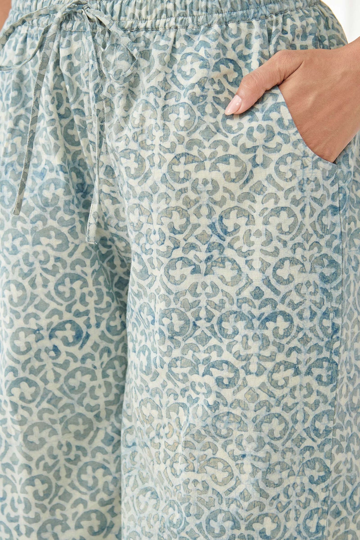 Sehra Rabani Akola Farsi