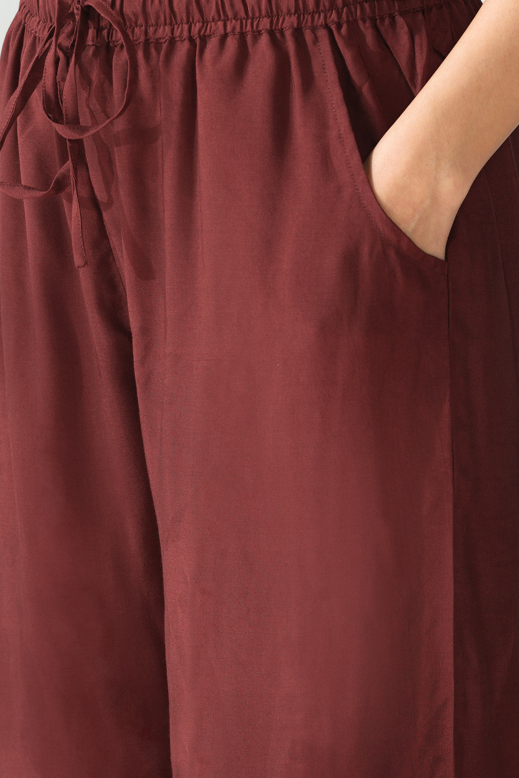 Zubeida Sareen Modal Farsi