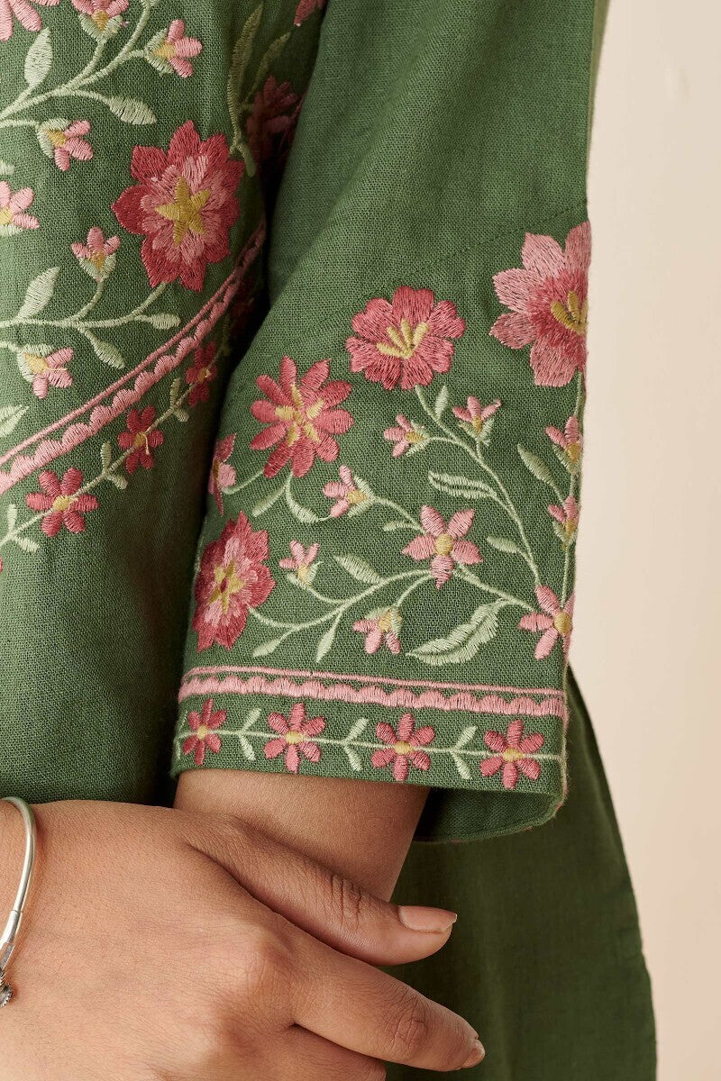 Surplus: Mehreen Saira Kurta