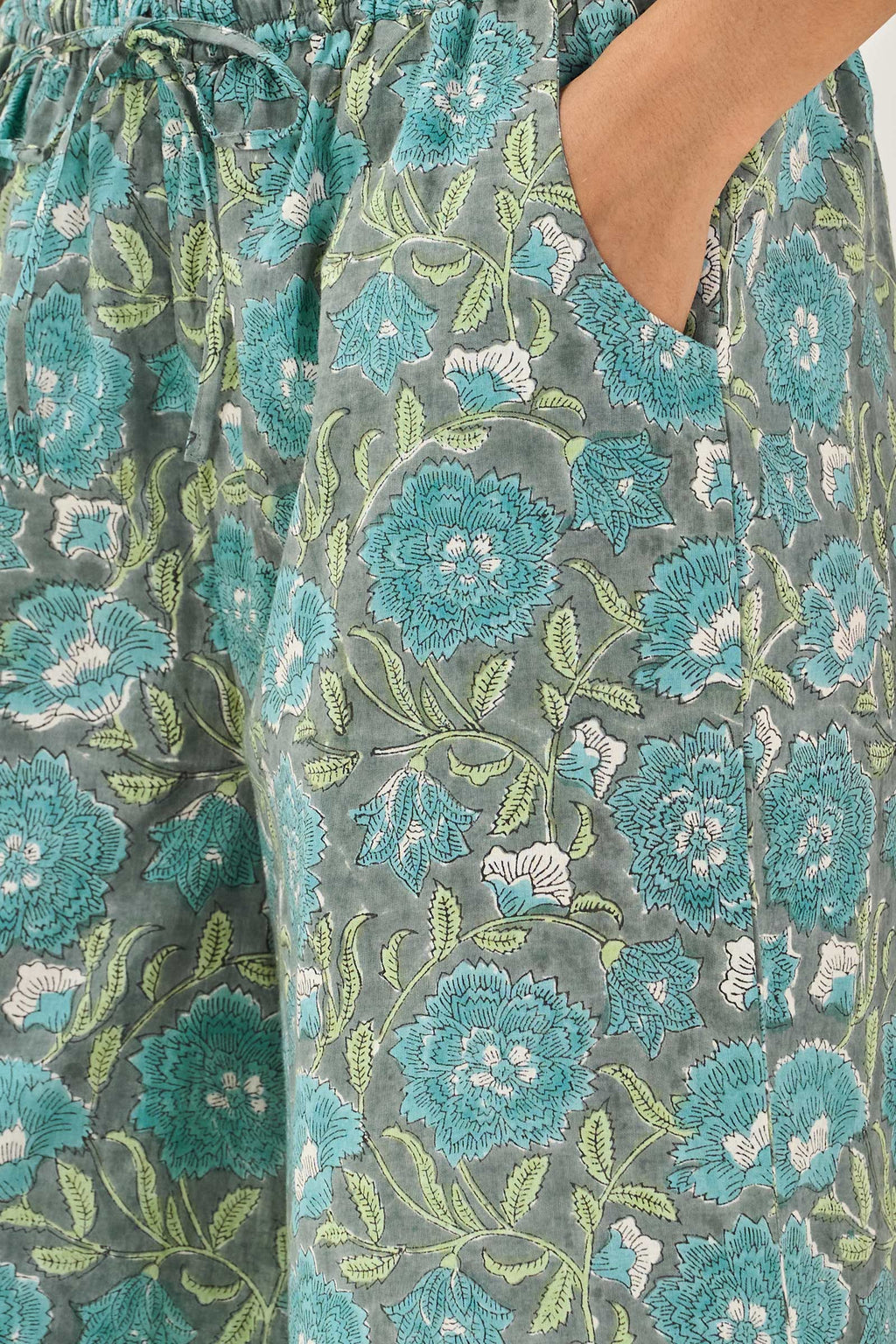 Roz Meher Gulshan Palazzo