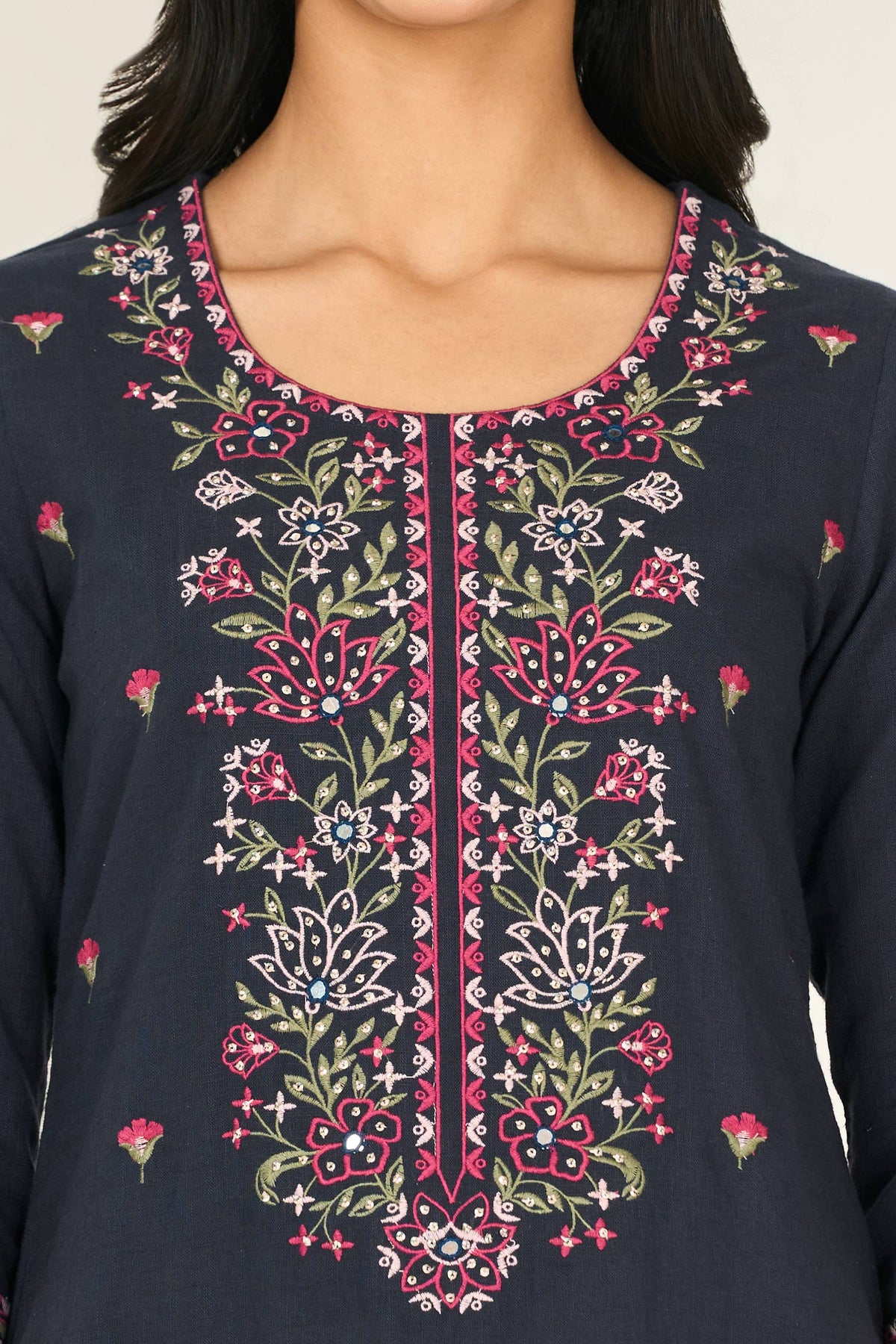 Surplus: Mehraab Sneha Kurta