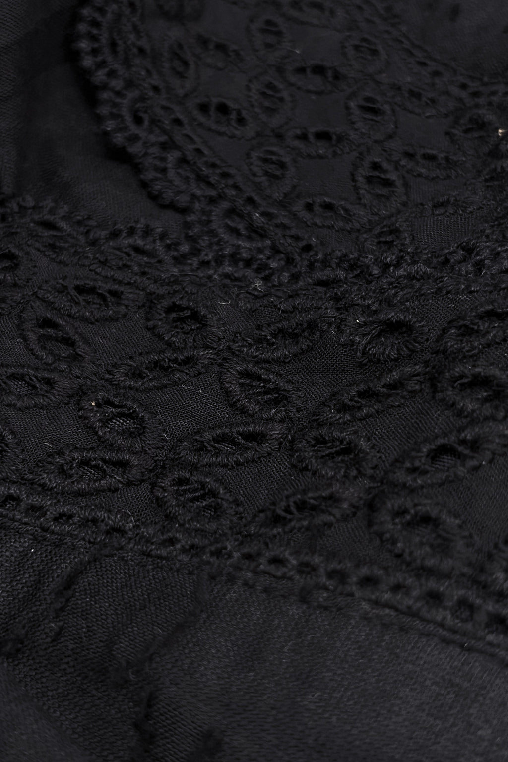 Surplus: Mumtaz Nohreen Black Kurta