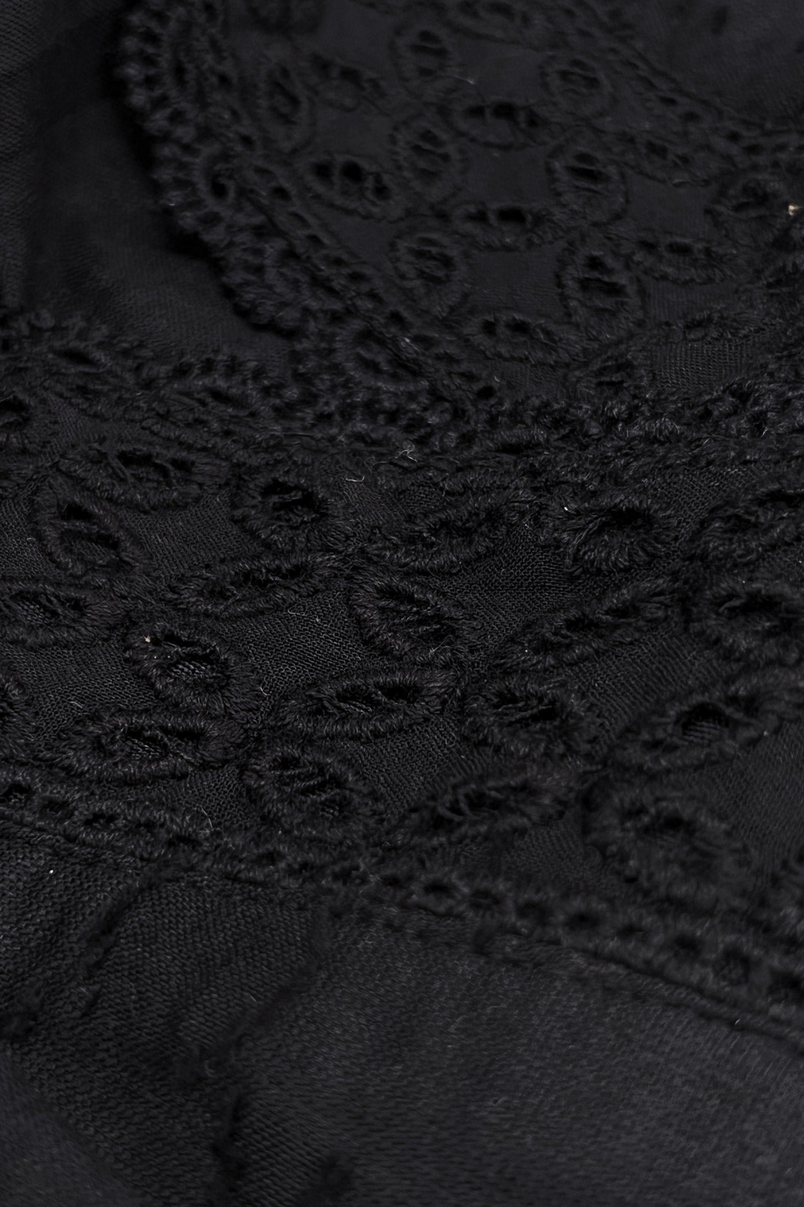 Surplus: Mumtaz Nohreen Black Kurta