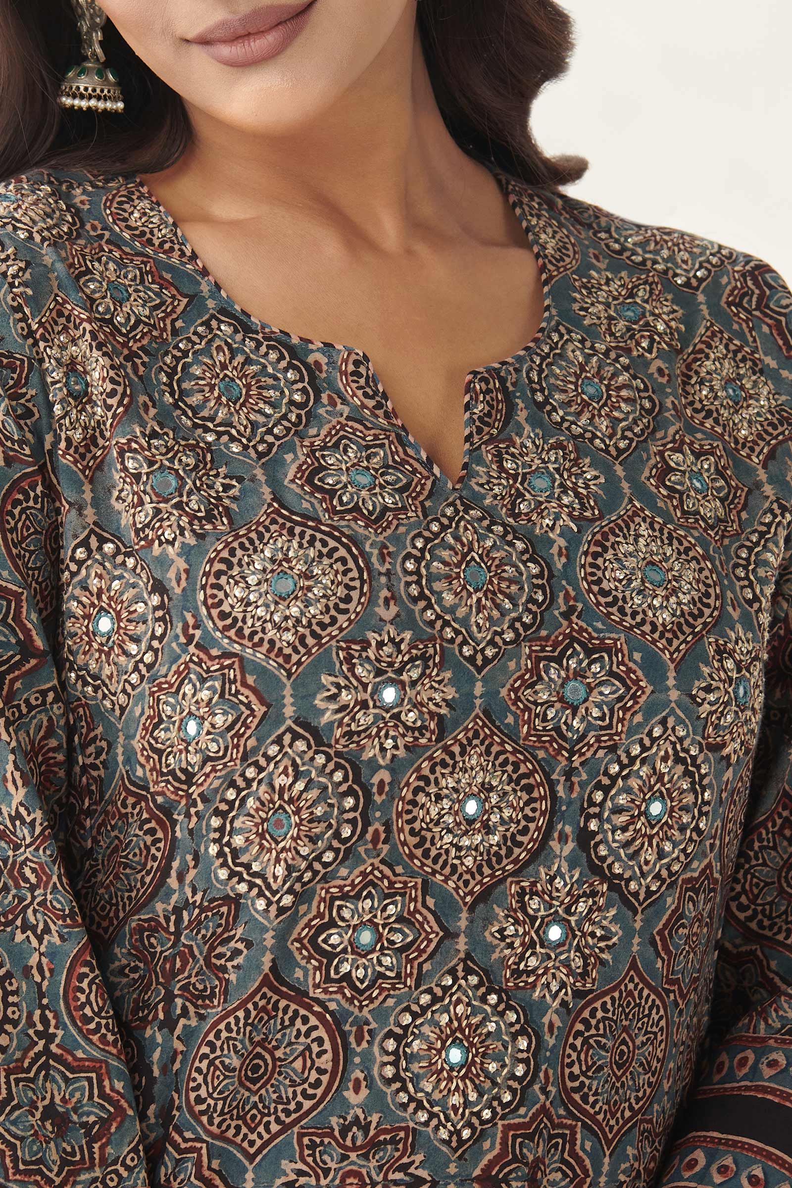 Sehra Rumaisa Kurta
