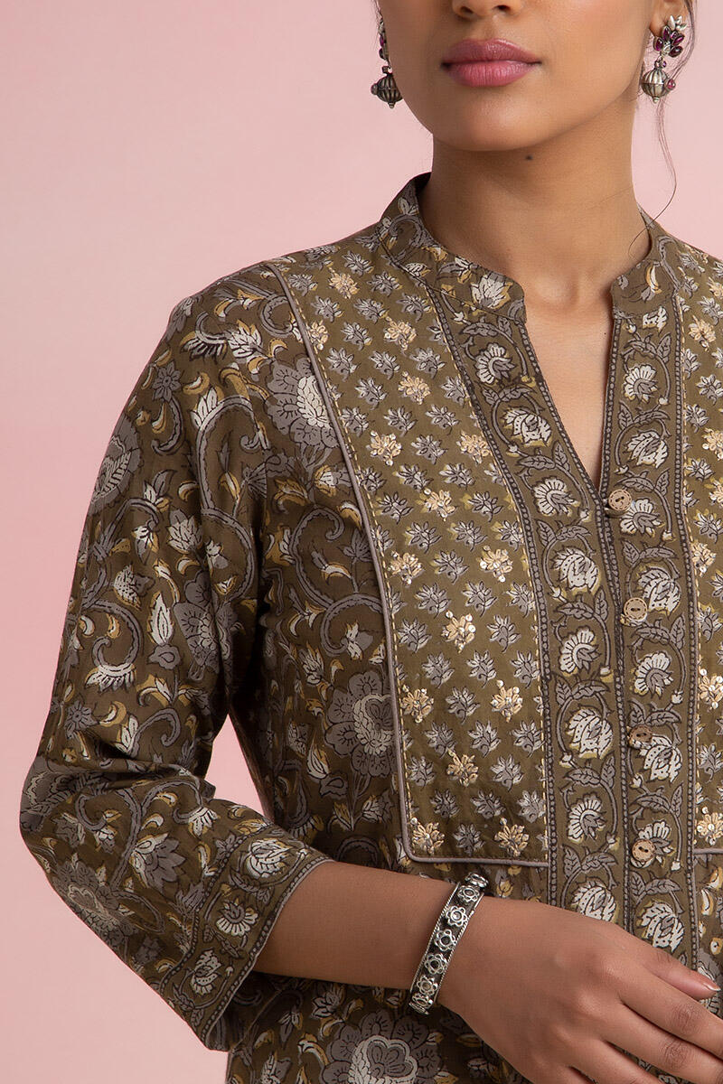Rehnuma Mehreen Kurta