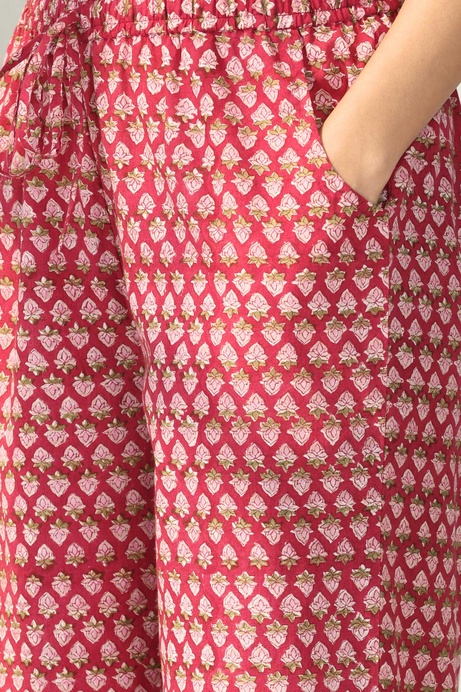 Surplus: Roz Meher Jasmine Sanganeri Farsi