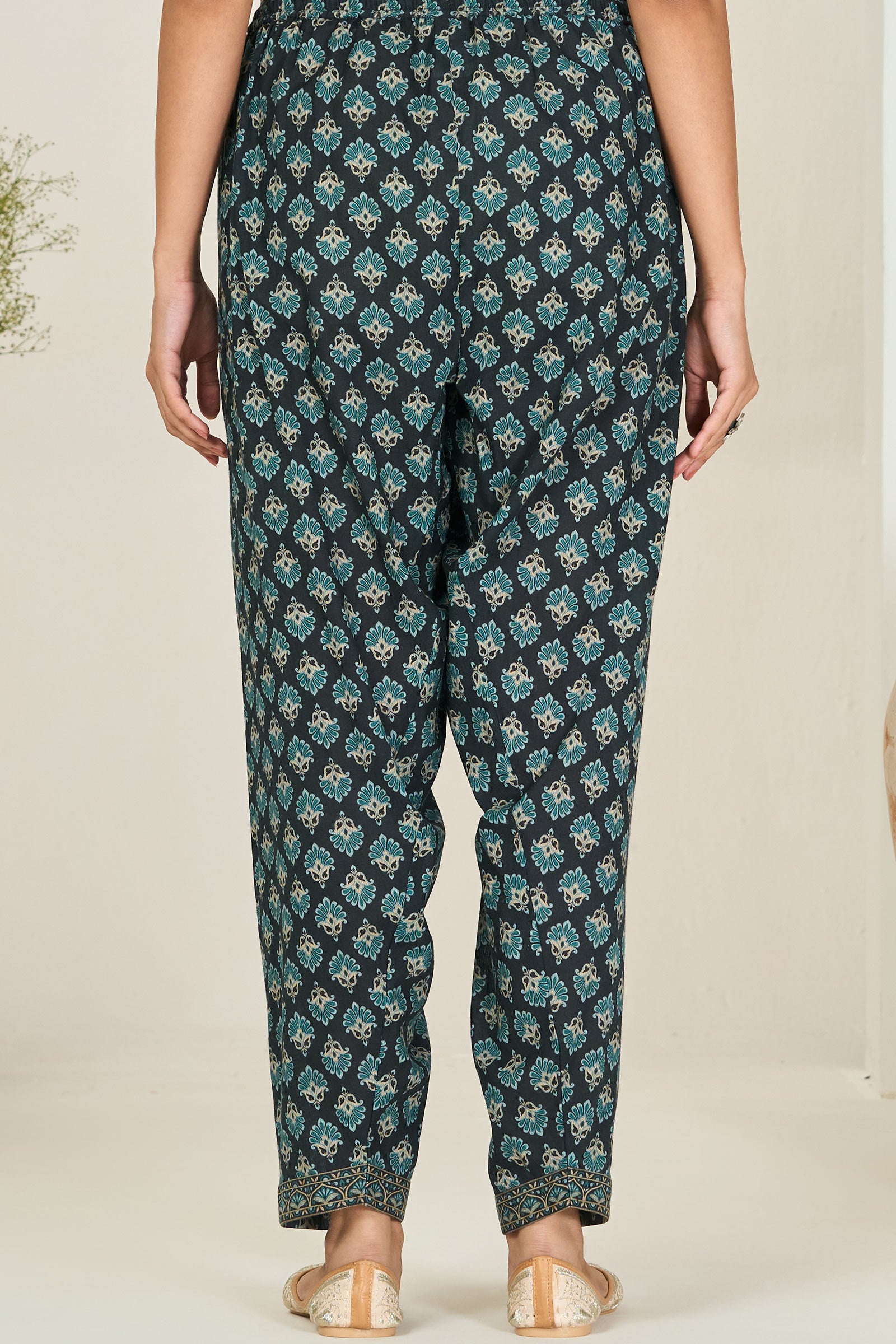 Rangrez Naisha Salwar