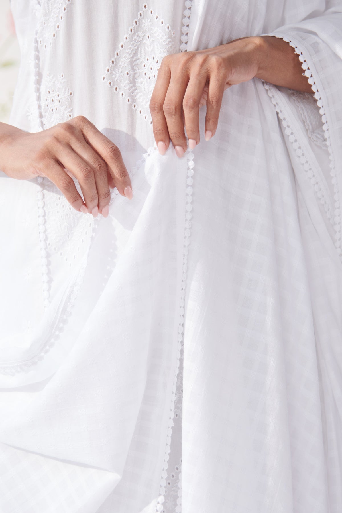Mumtaz Tasnim White Dupatta