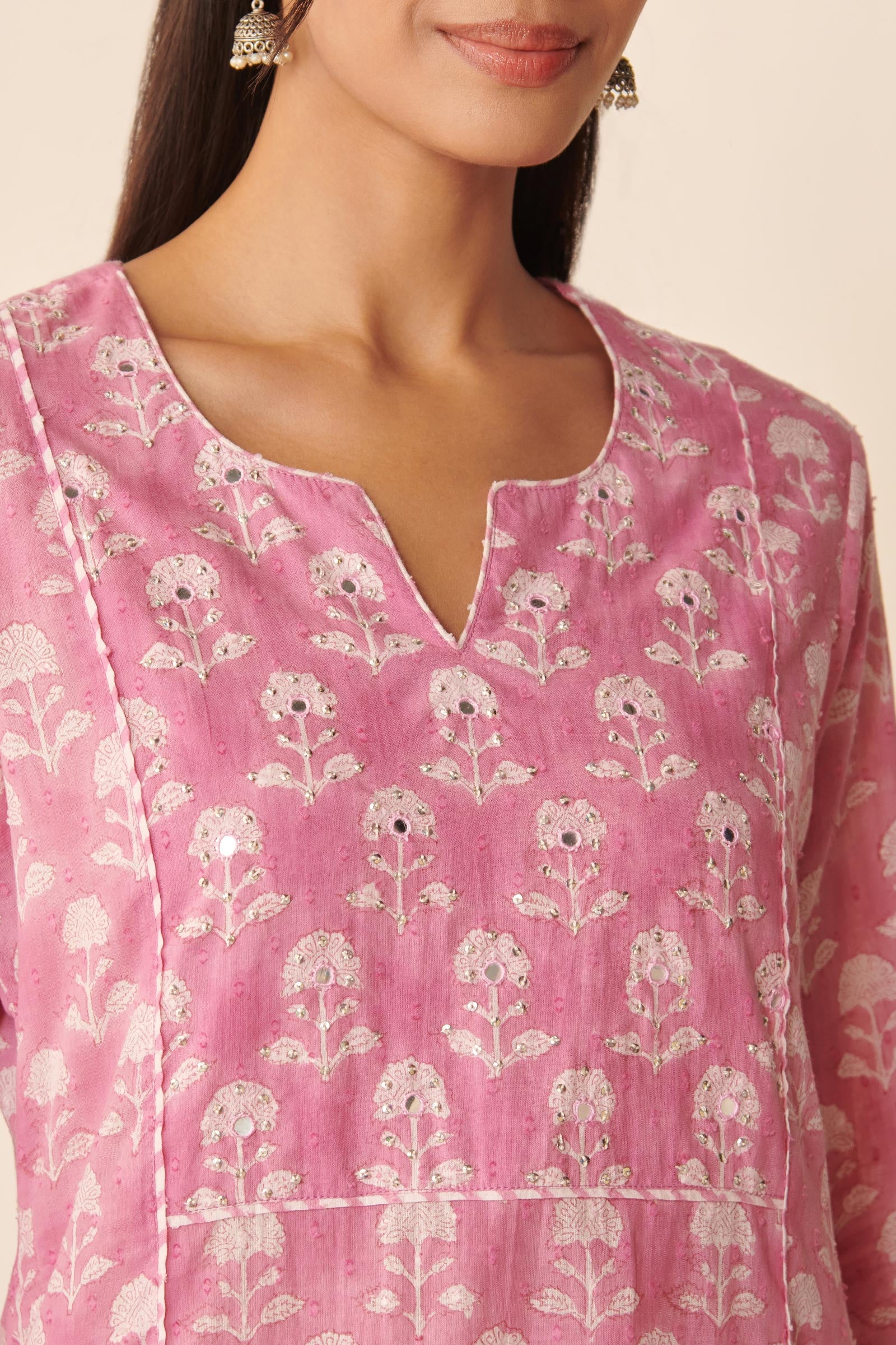 Rosheen Niyamat Sanganeri Kurta