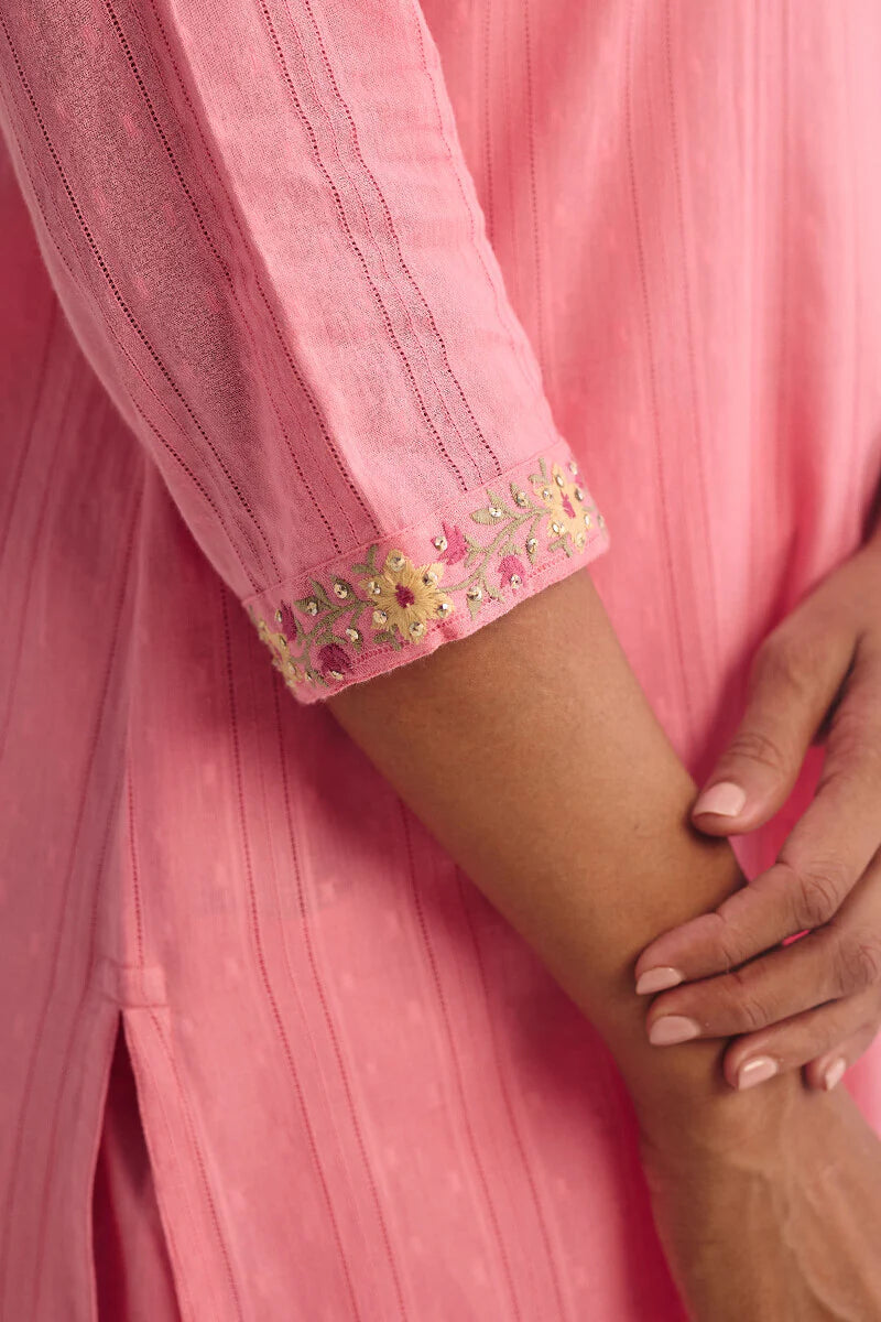 Surplus: Mehraab Amira Kurta