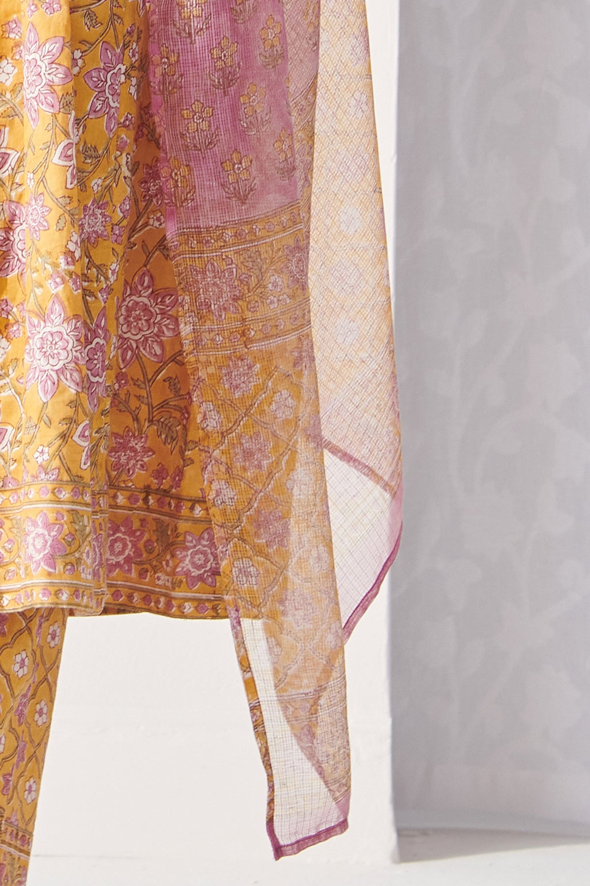 Surplus: Gulbahar Azma Sanganeri Dupatta