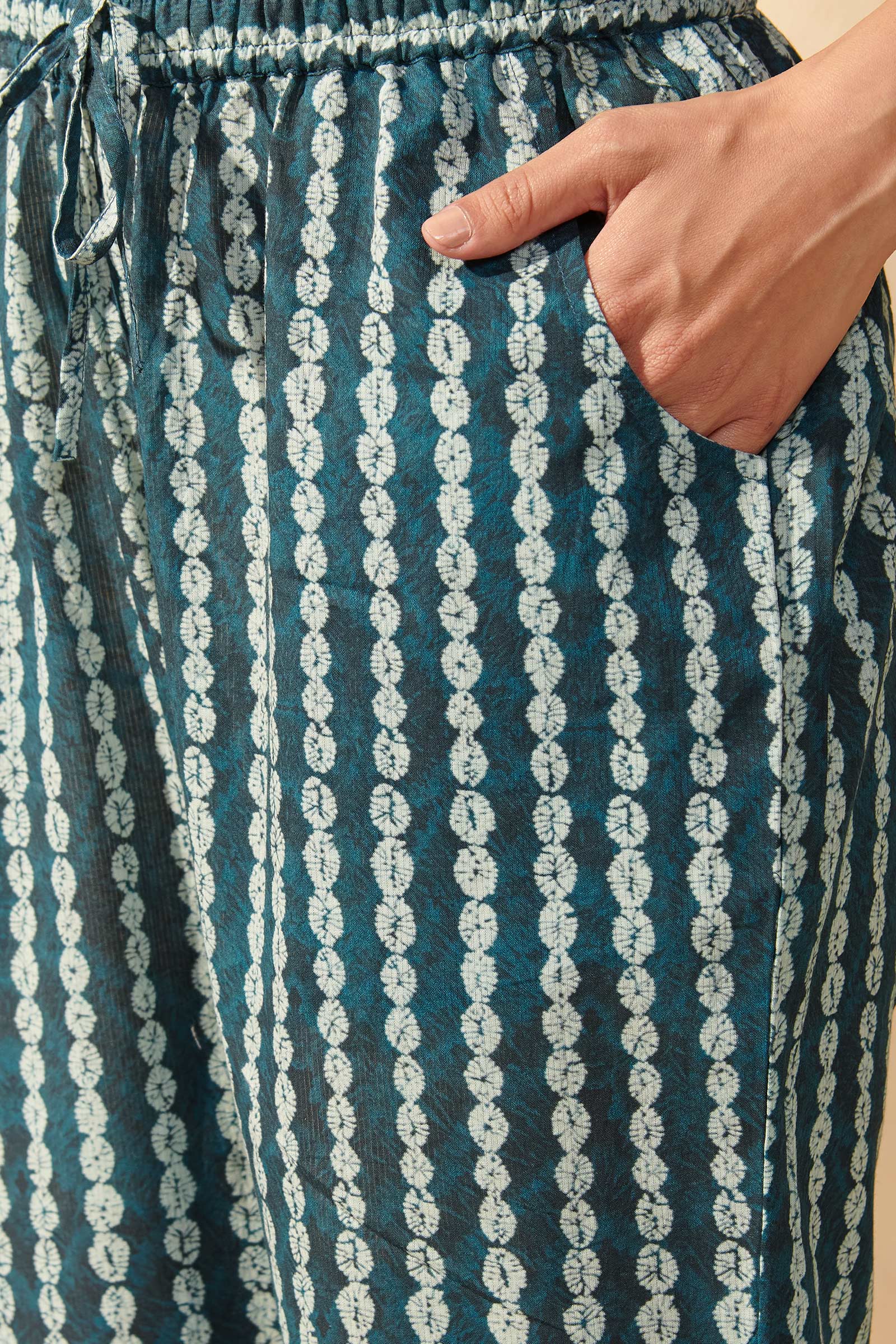 Rangrez Ruksar Narrow Pants