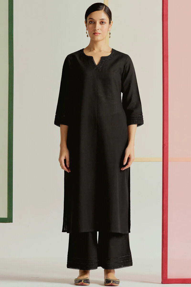 Surplus: Roza Seerat Black Kurta